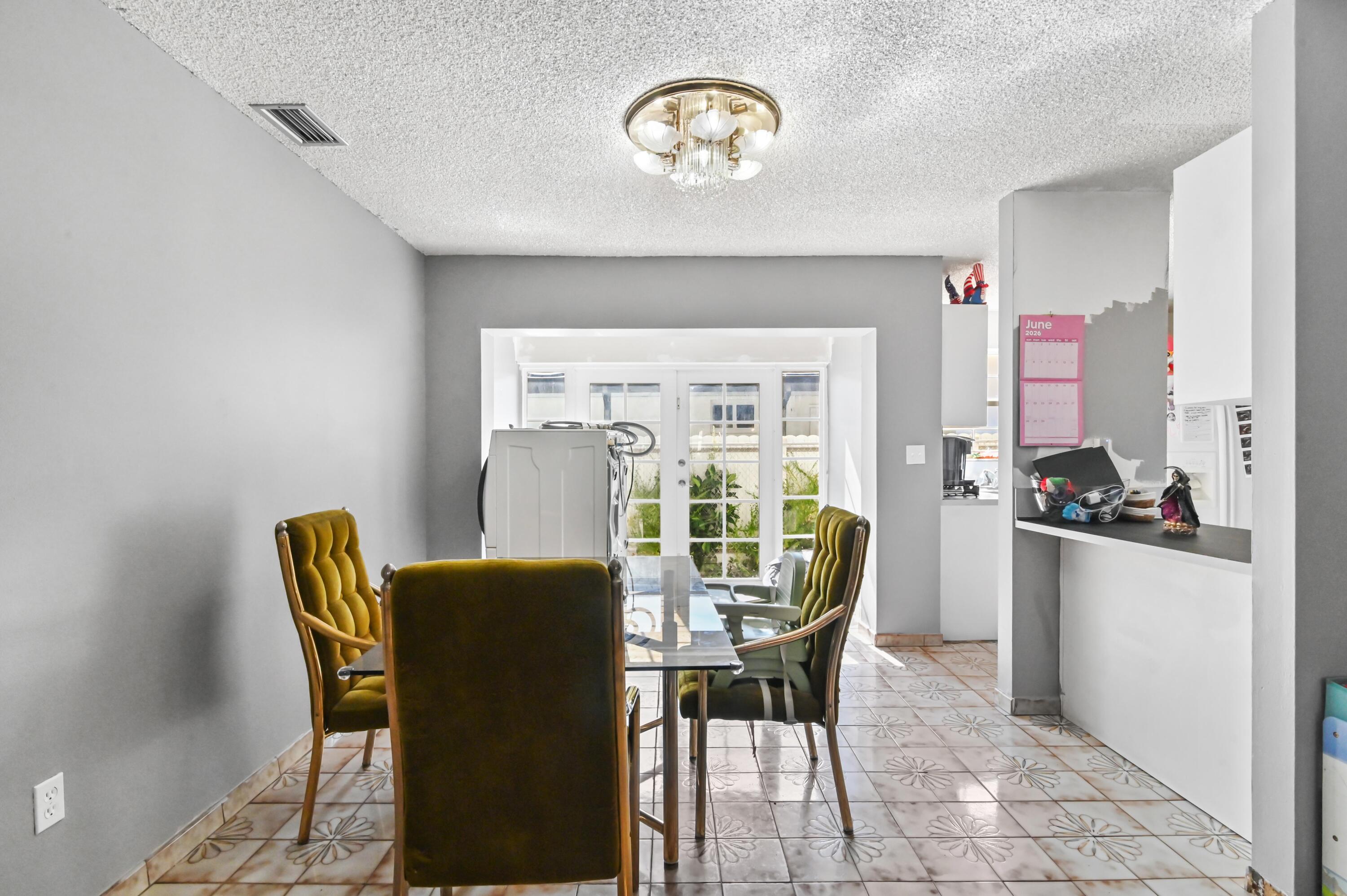 CORAL TERRACE - Residential