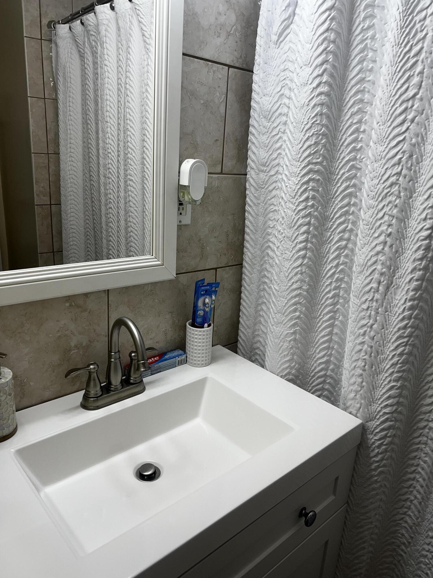 LAKE WORTH TOWN OF - Residential Lease