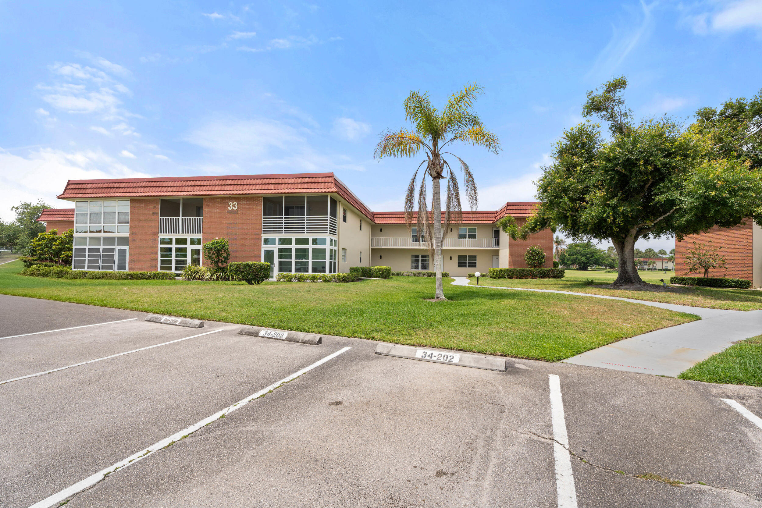 VISTA ROYALE PHASE IV BLDGS 83-111 - Residential