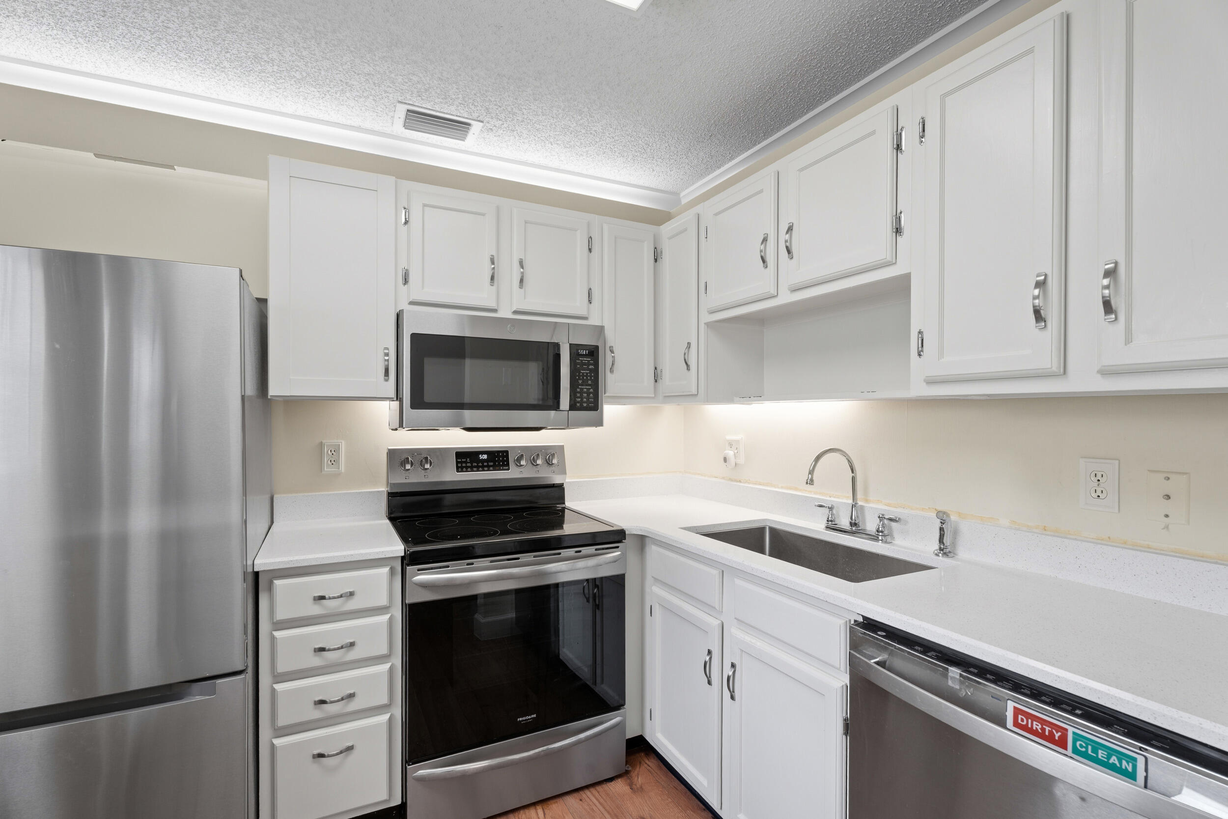 VISTA ROYALE PHASE IV BLDGS 83-111 - Residential
