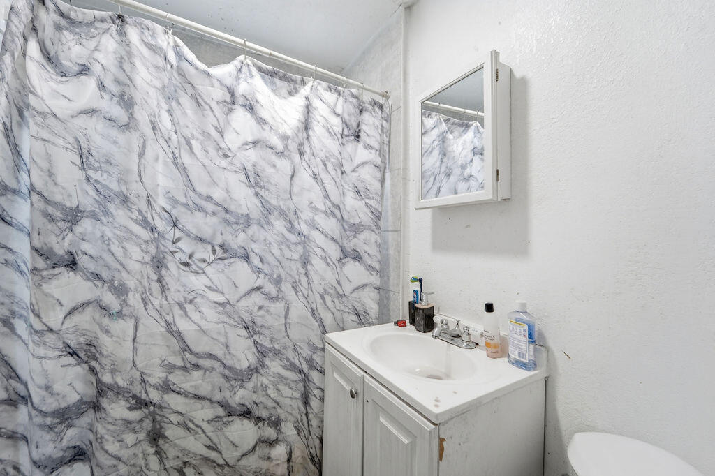 FRESHWATER 11TH & 12TH AVE ADD - Residential Income