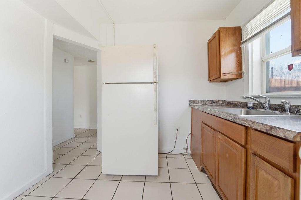 FRESHWATER 11TH & 12TH AVE ADD - Residential Income