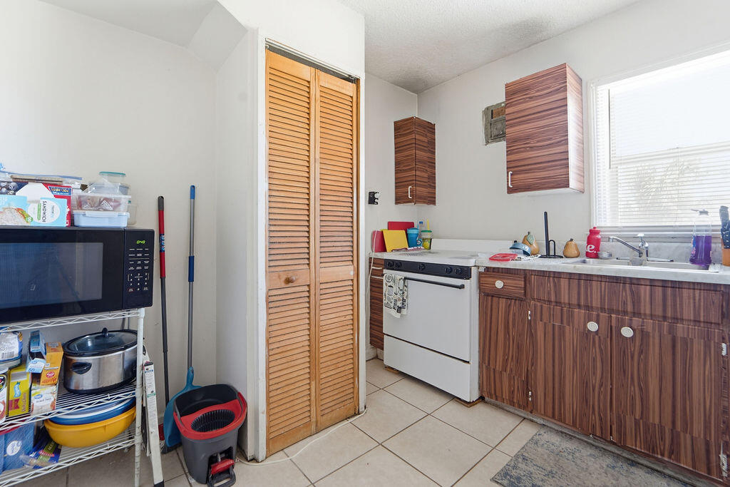 FRESHWATER 11TH & 12TH AVE ADD - Residential Income