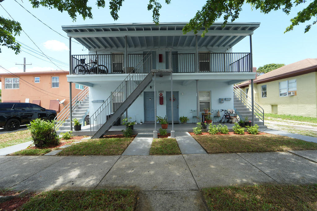 Discover an exceptional investment opportunity in the heart of West Palm Beach with this well-maintained quadruplex. Each of the four units offers a comfortable 2-bedroom, 1-bathroom layout, delivering strong income-producing potential and consistent rental appeal. Individually metered for both electricity and water, each unit operates independently, simplifying management and reducing overhead for the savvy investor. Ideally situated just minutes from Downtown West Palm Beach and the Brightline station, this property offers tenants unbeatable access to Clematis Street, Palm Beach Outlets, and an abundance of local dining, shopping, and entertainment. Whether you're expanding your portfolio or stepping into real estate investment for the first time, this quadruplex checks every box.