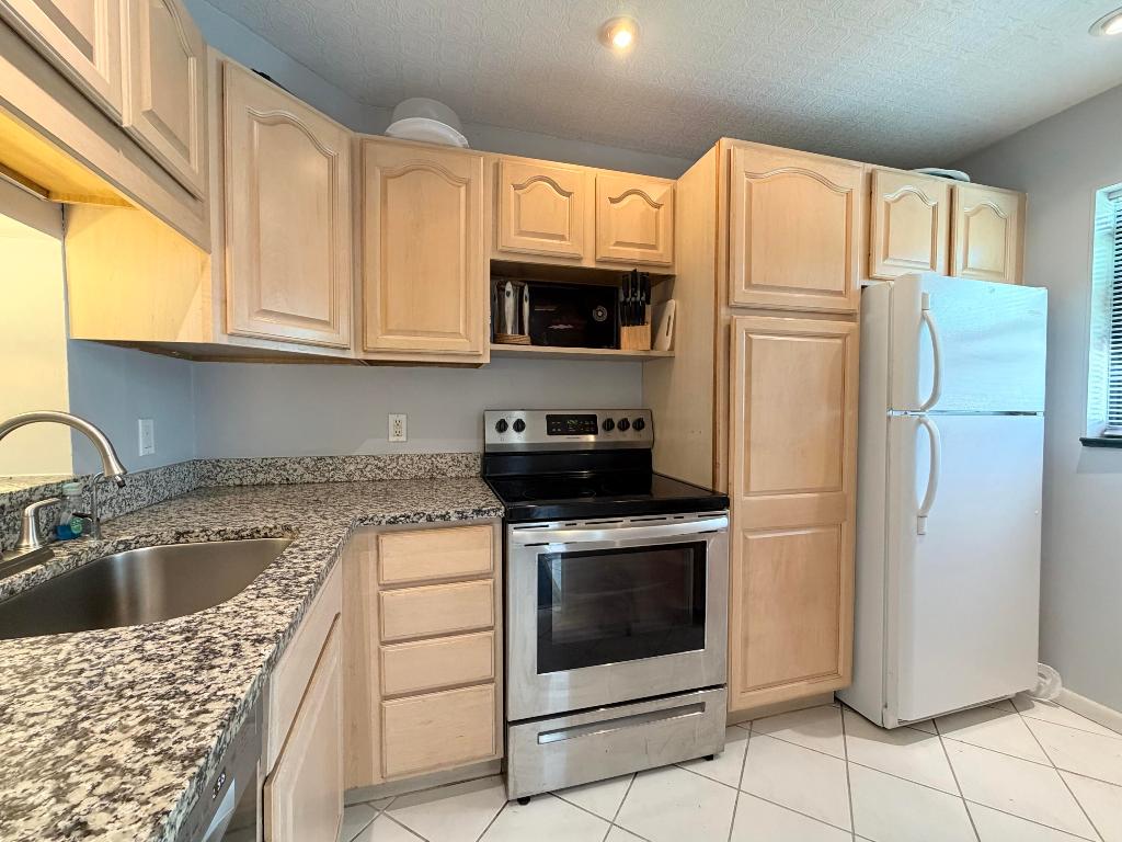 OCEAN HARBOUR VILLAS CONDOMINIUM - Residential