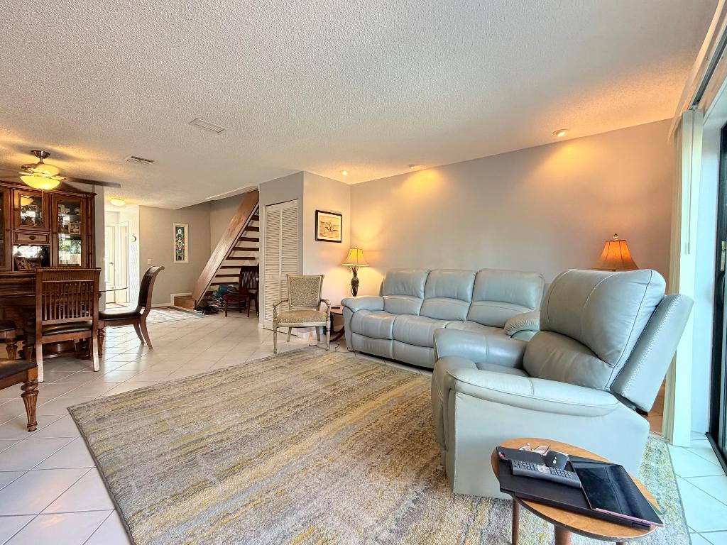 OCEAN HARBOUR VILLAS CONDOMINIUM - Residential
