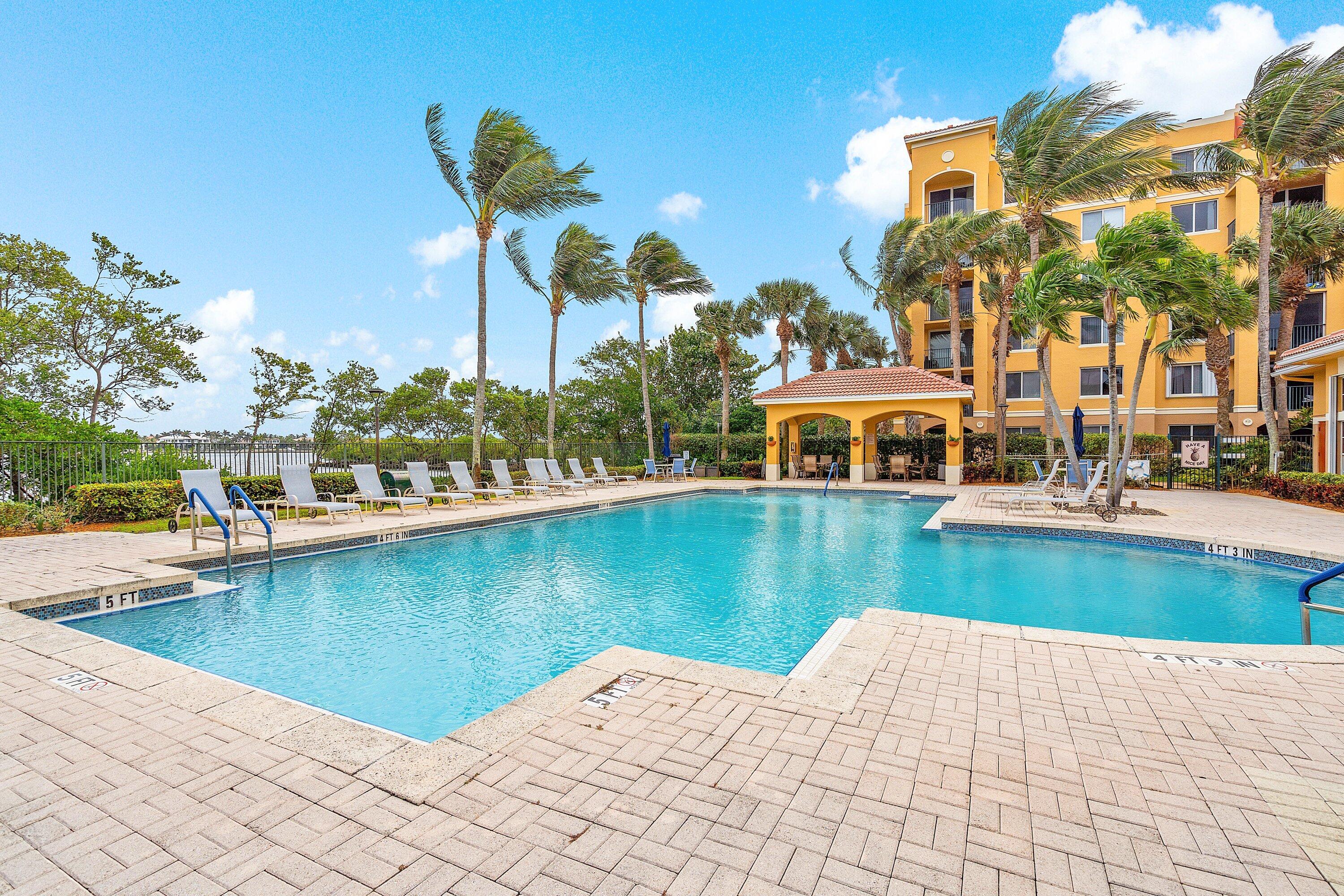 HYPOLUXOS MARINERS CAY CONDO - Residential