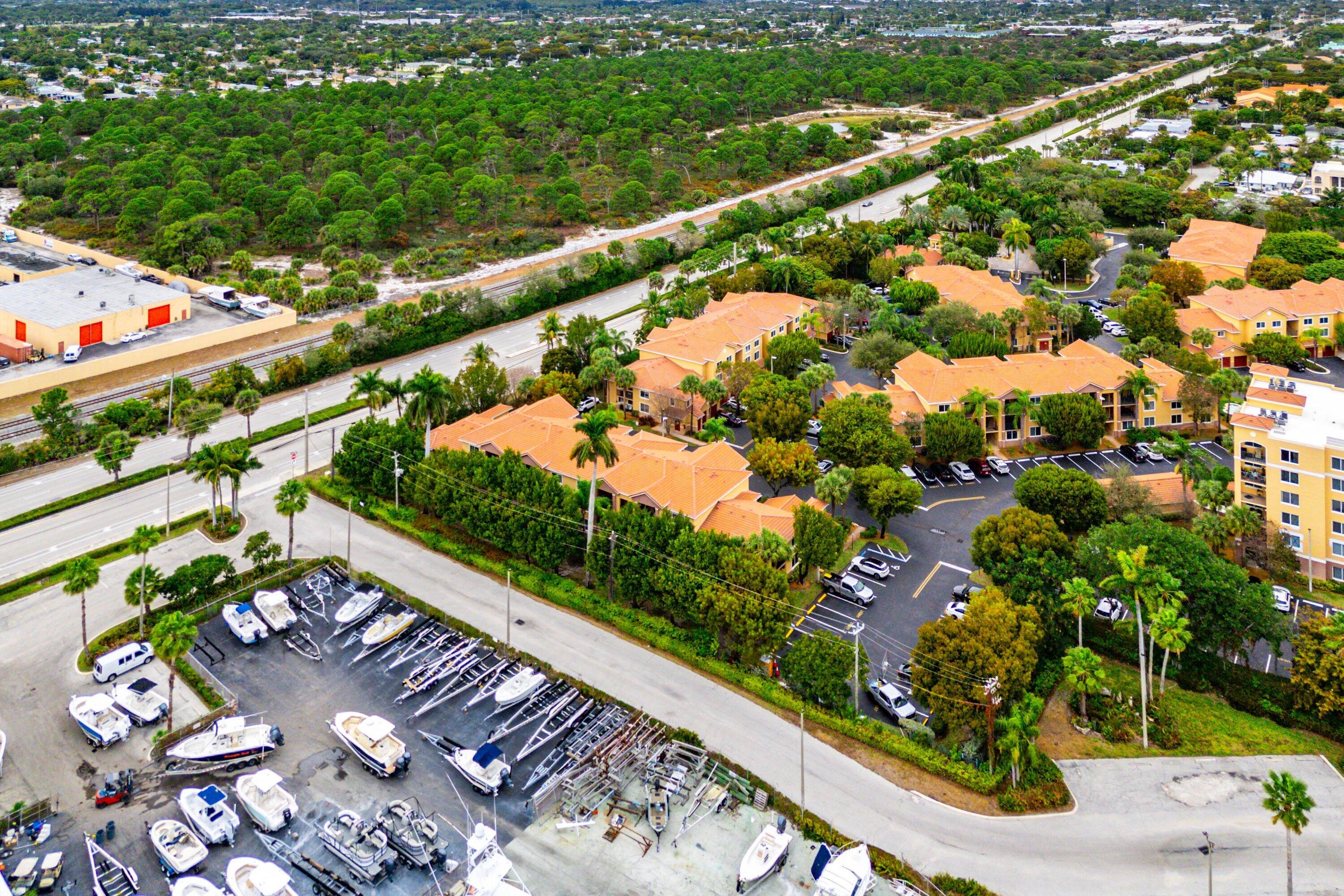 HYPOLUXOS MARINERS CAY CONDO - Residential