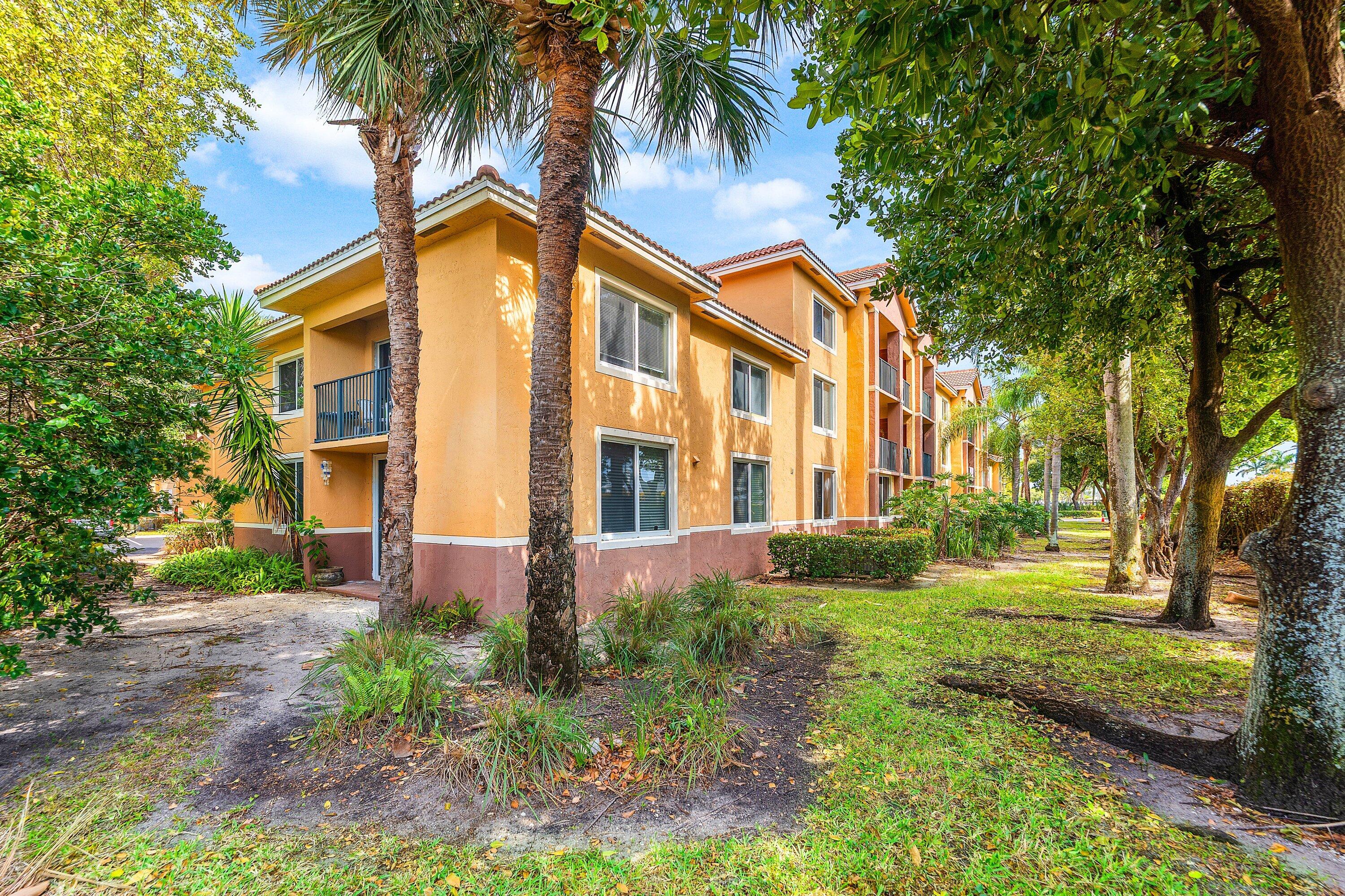 HYPOLUXOS MARINERS CAY CONDO - Residential