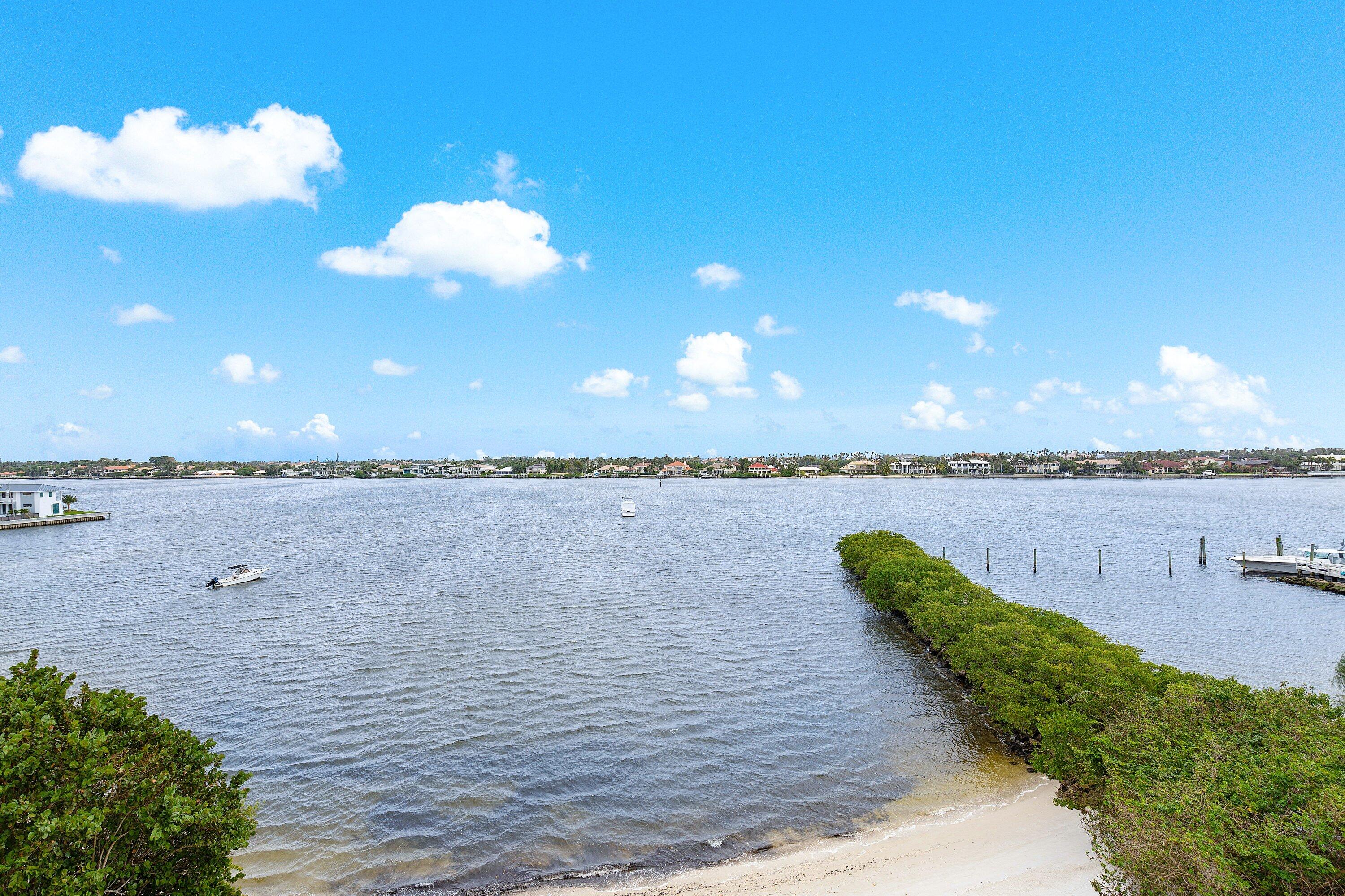 HYPOLUXOS MARINERS CAY CONDO - Residential