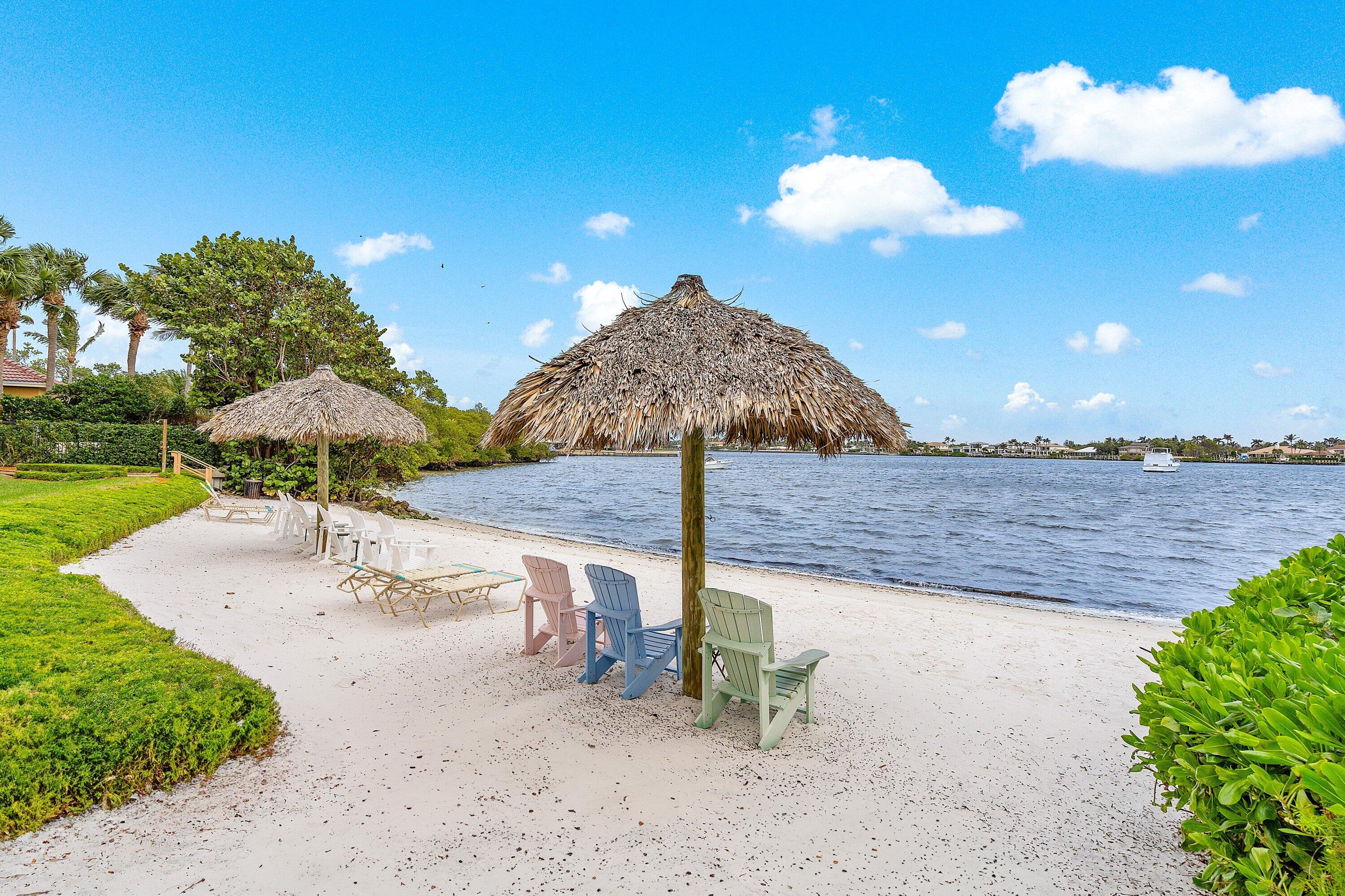 HYPOLUXOS MARINERS CAY CONDO - Residential
