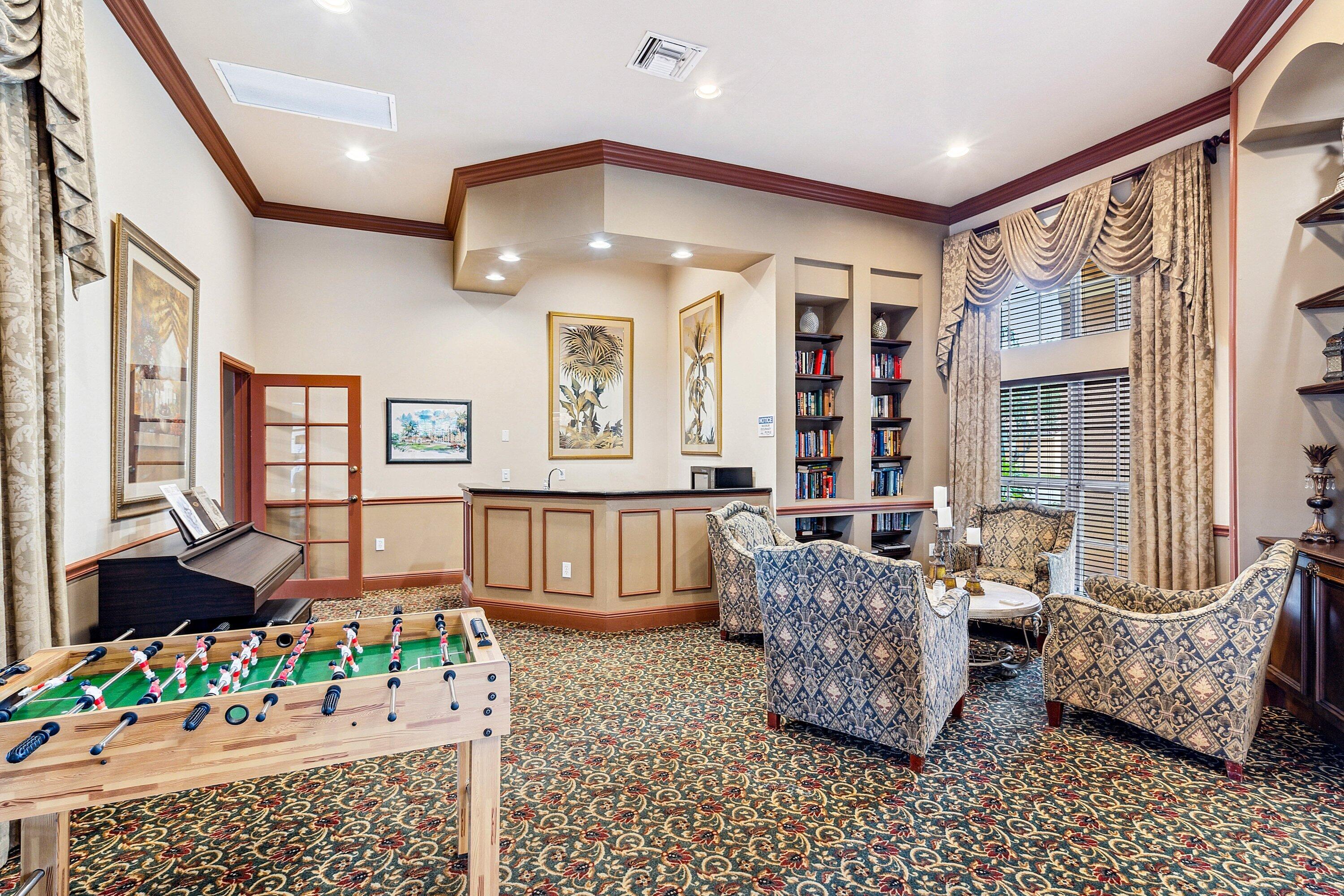 HYPOLUXOS MARINERS CAY CONDO - Residential