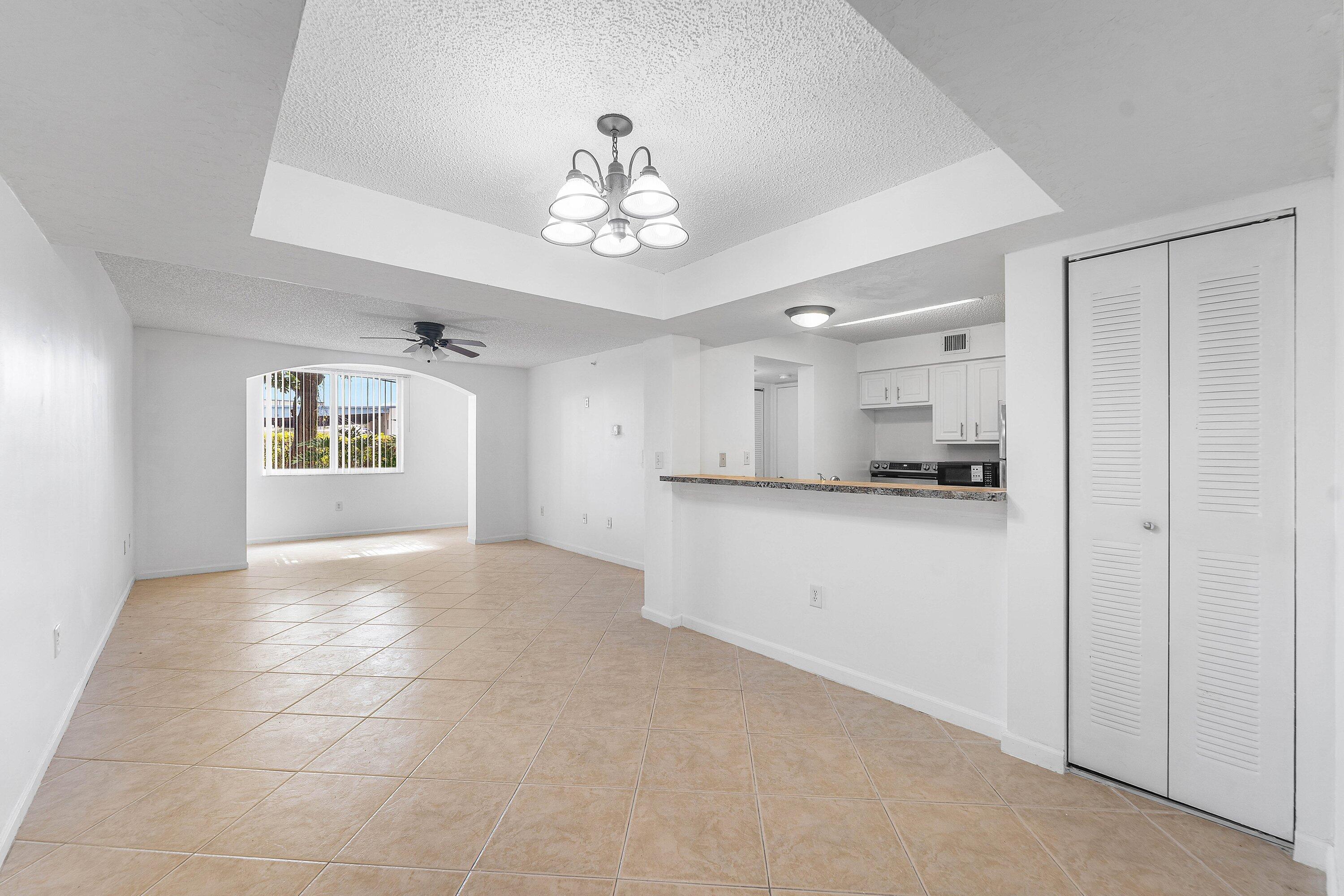 HYPOLUXOS MARINERS CAY CONDO - Residential