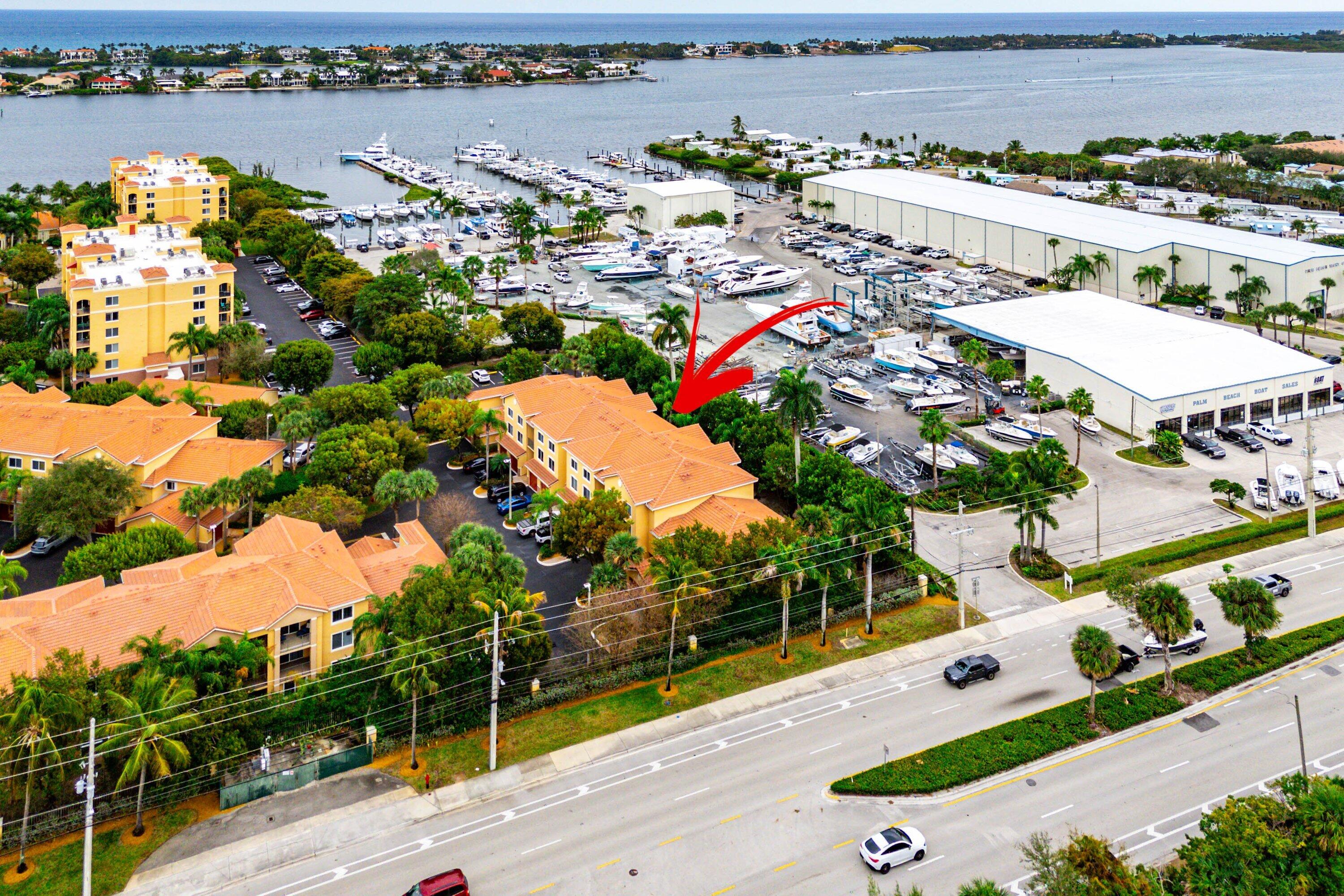 HYPOLUXOS MARINERS CAY CONDO - Residential
