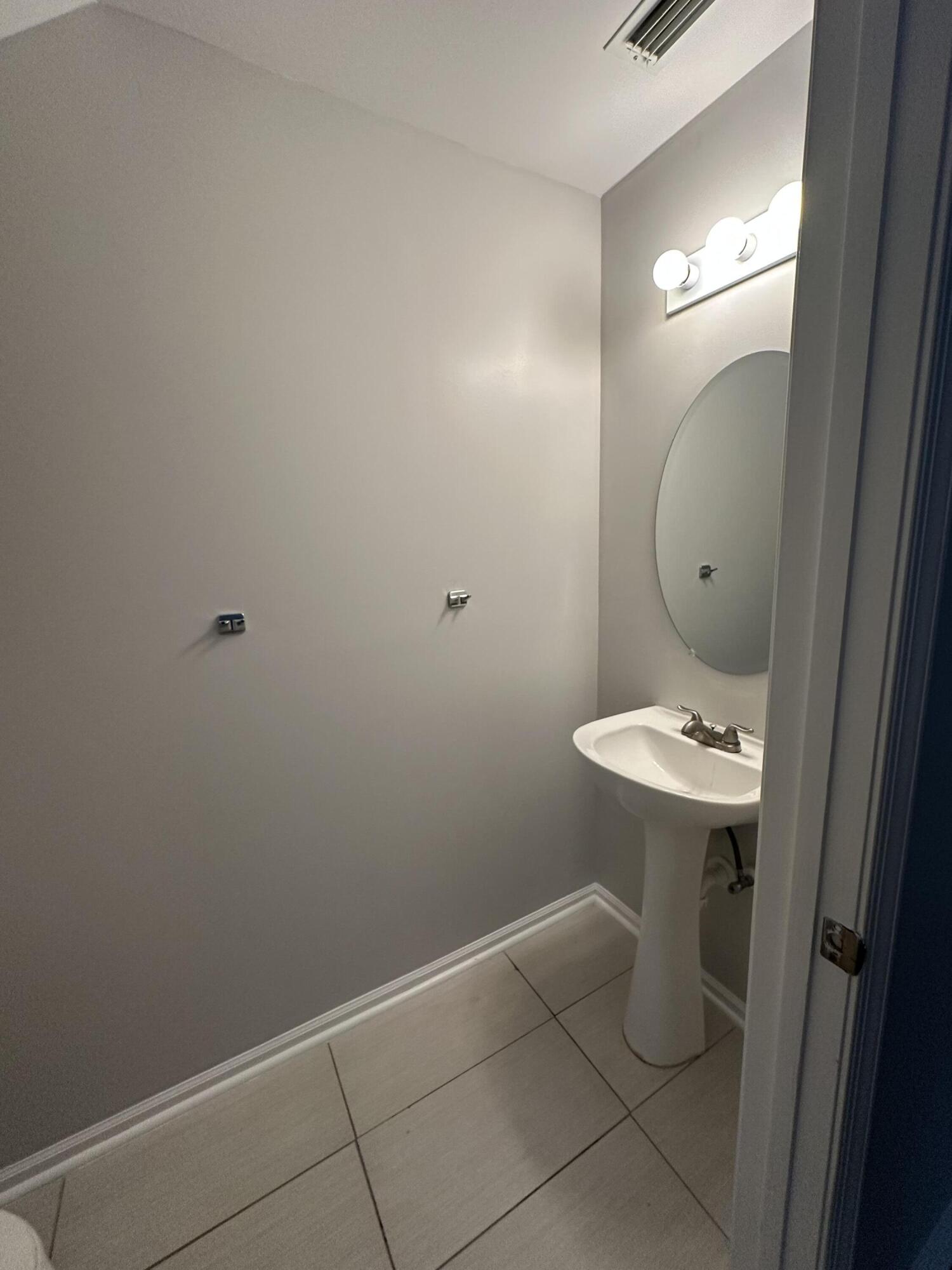 RIVERMILL - Residential Lease