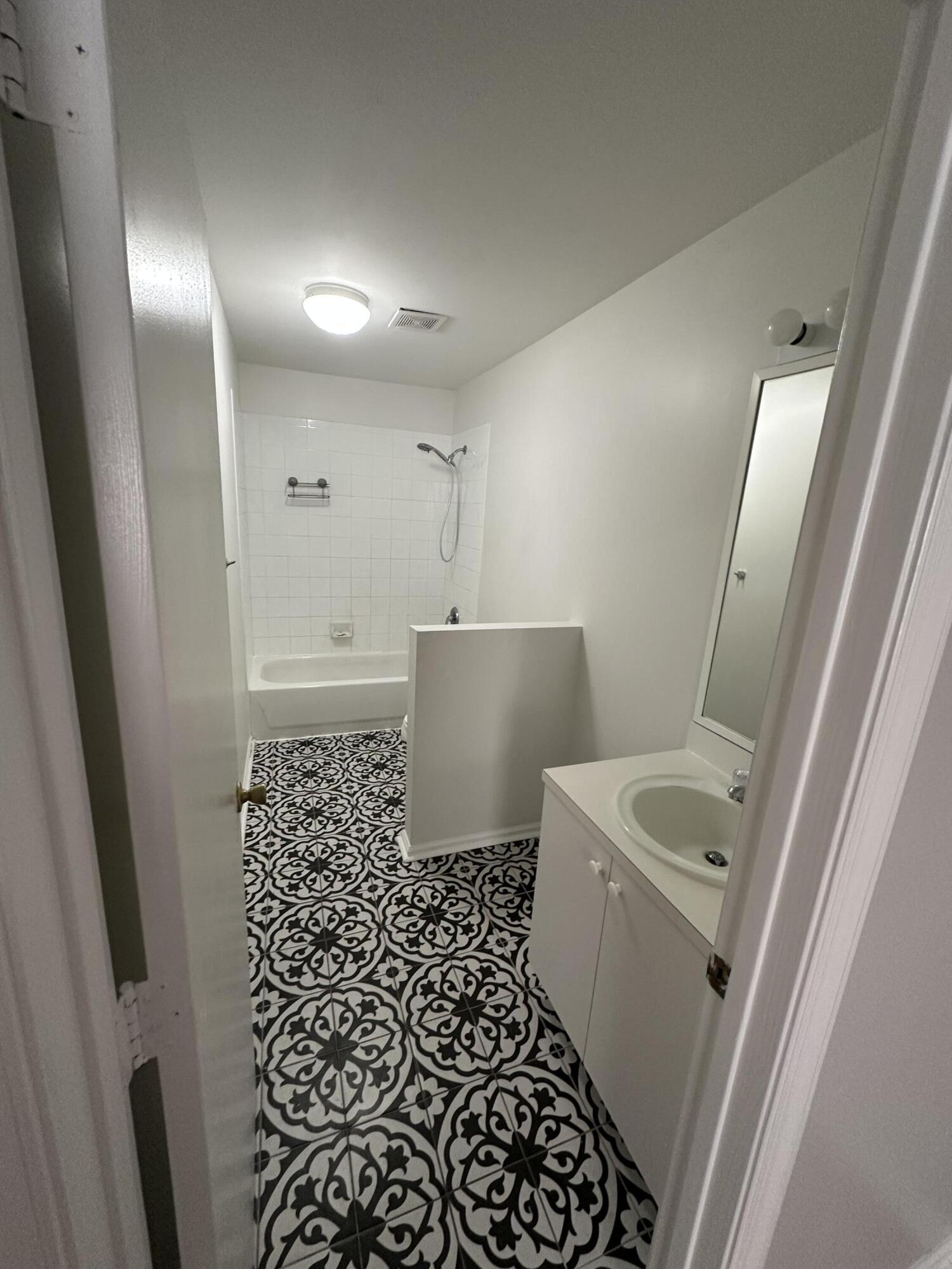 RIVERMILL - Residential Lease