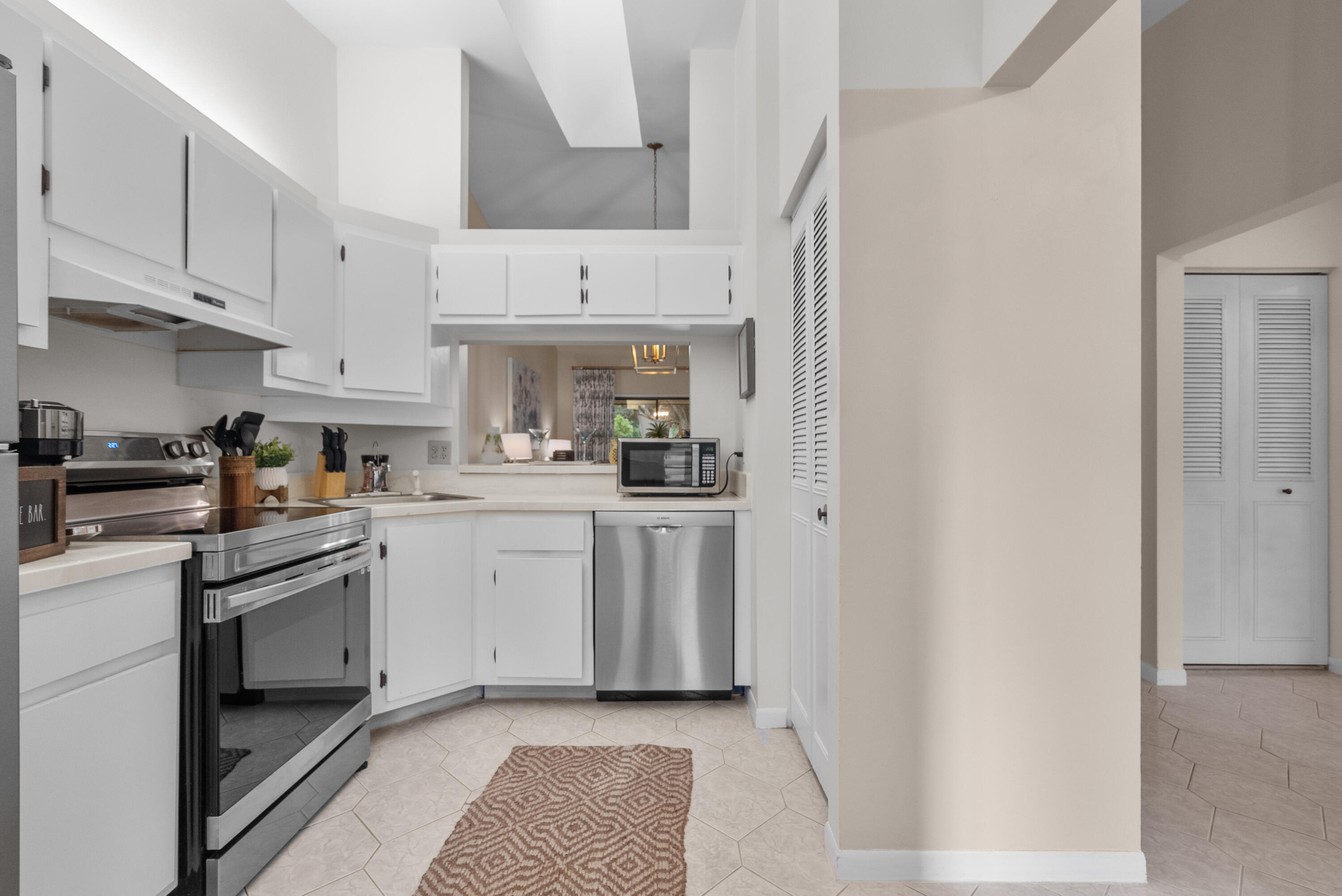PINE RIDGE AT MARTIN DOWNS CONDO - Residential Lease