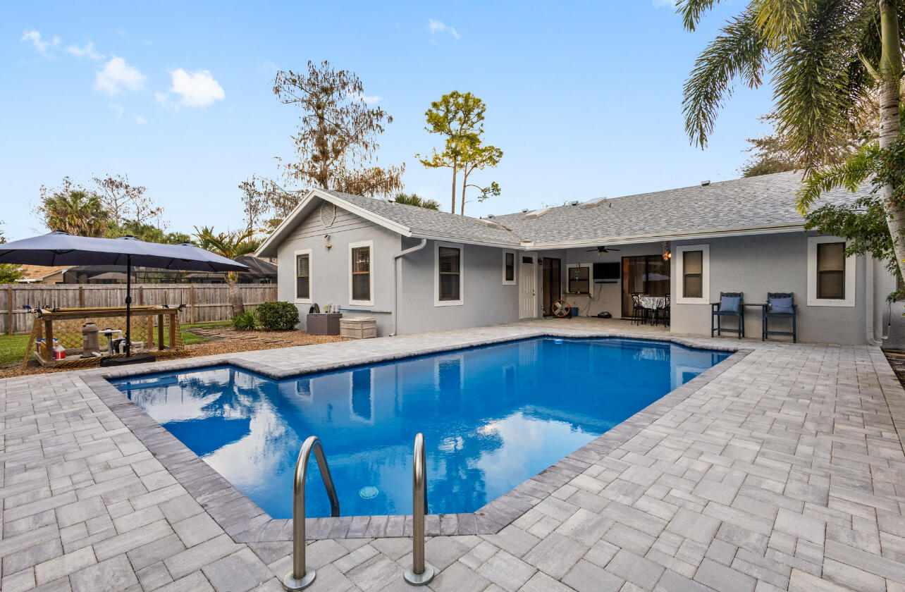 SUGAR POND MANOR OF WELLINGTON - Residential