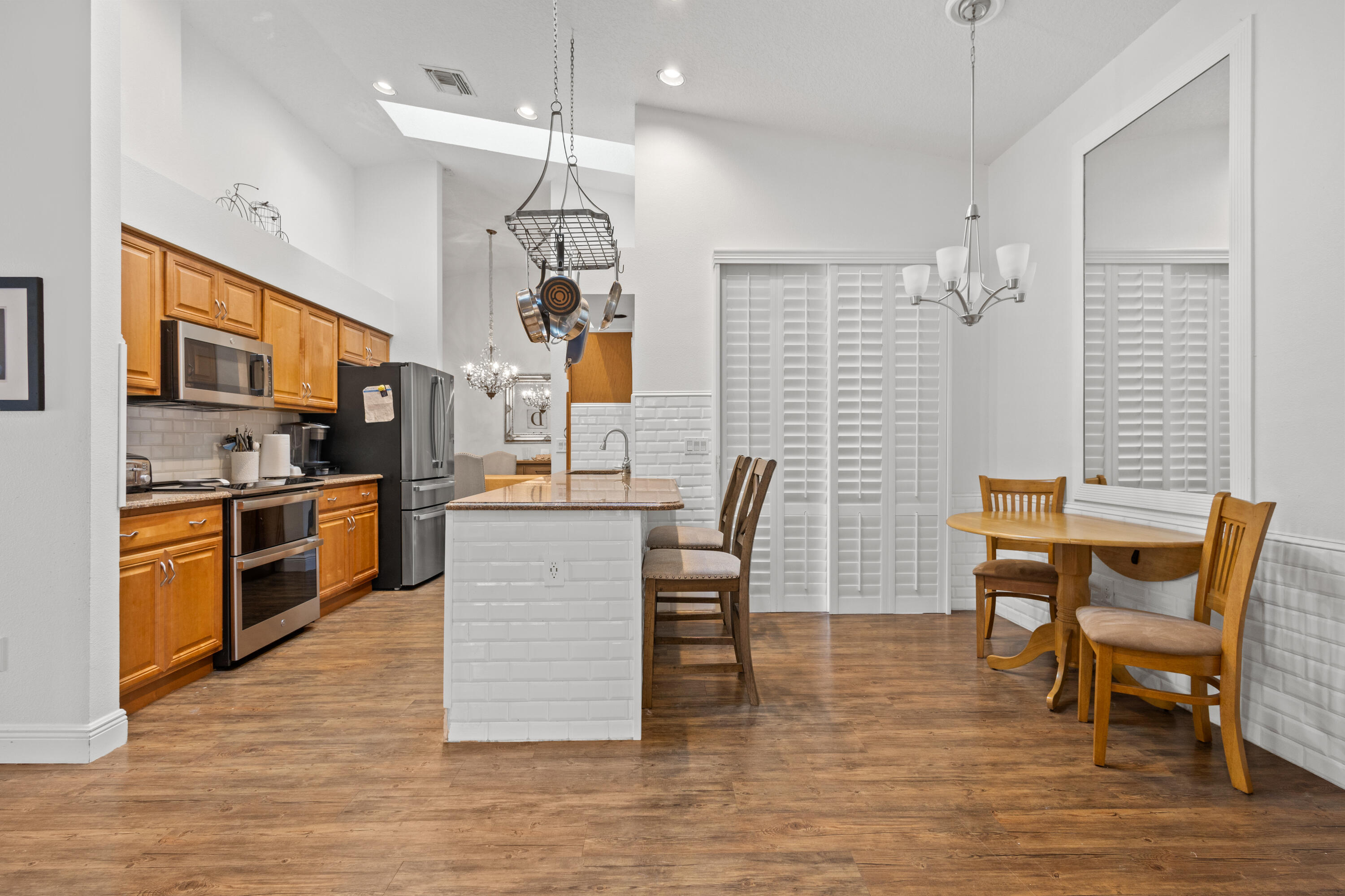 SUGAR POND MANOR OF WELLINGTON - Residential