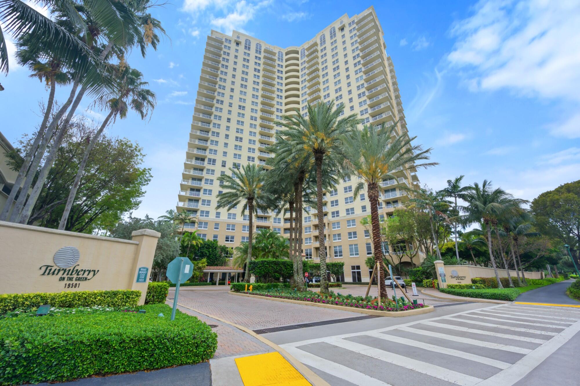 TURNBERRY ON THE GREEN CONDO - Residential