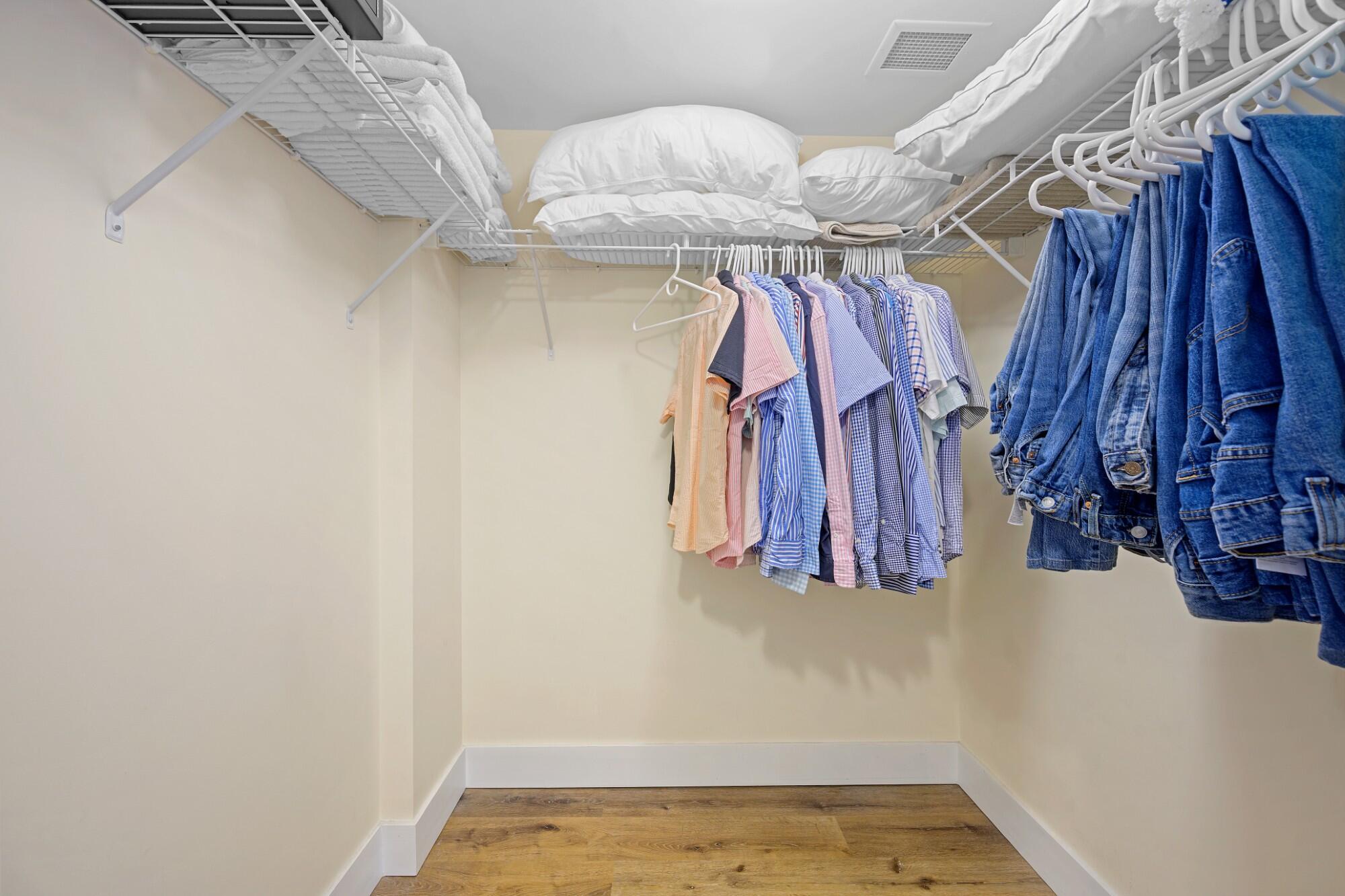 TURNBERRY ON THE GREEN CONDO - Residential