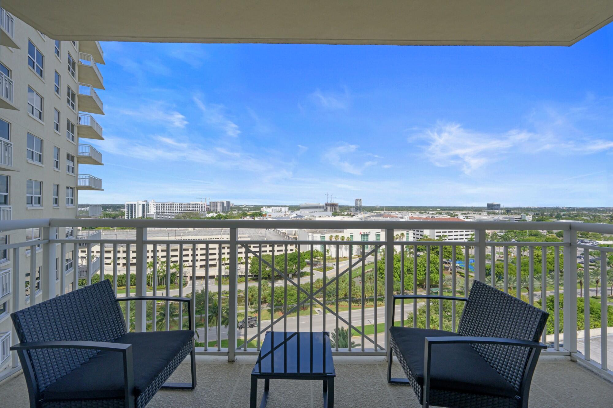 TURNBERRY ON THE GREEN CONDO - Residential