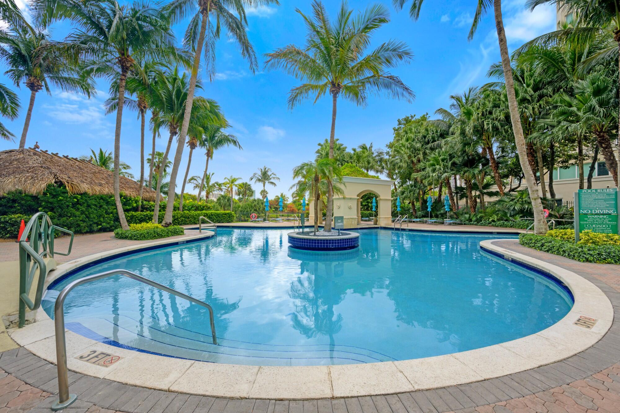TURNBERRY ON THE GREEN CONDO - Residential