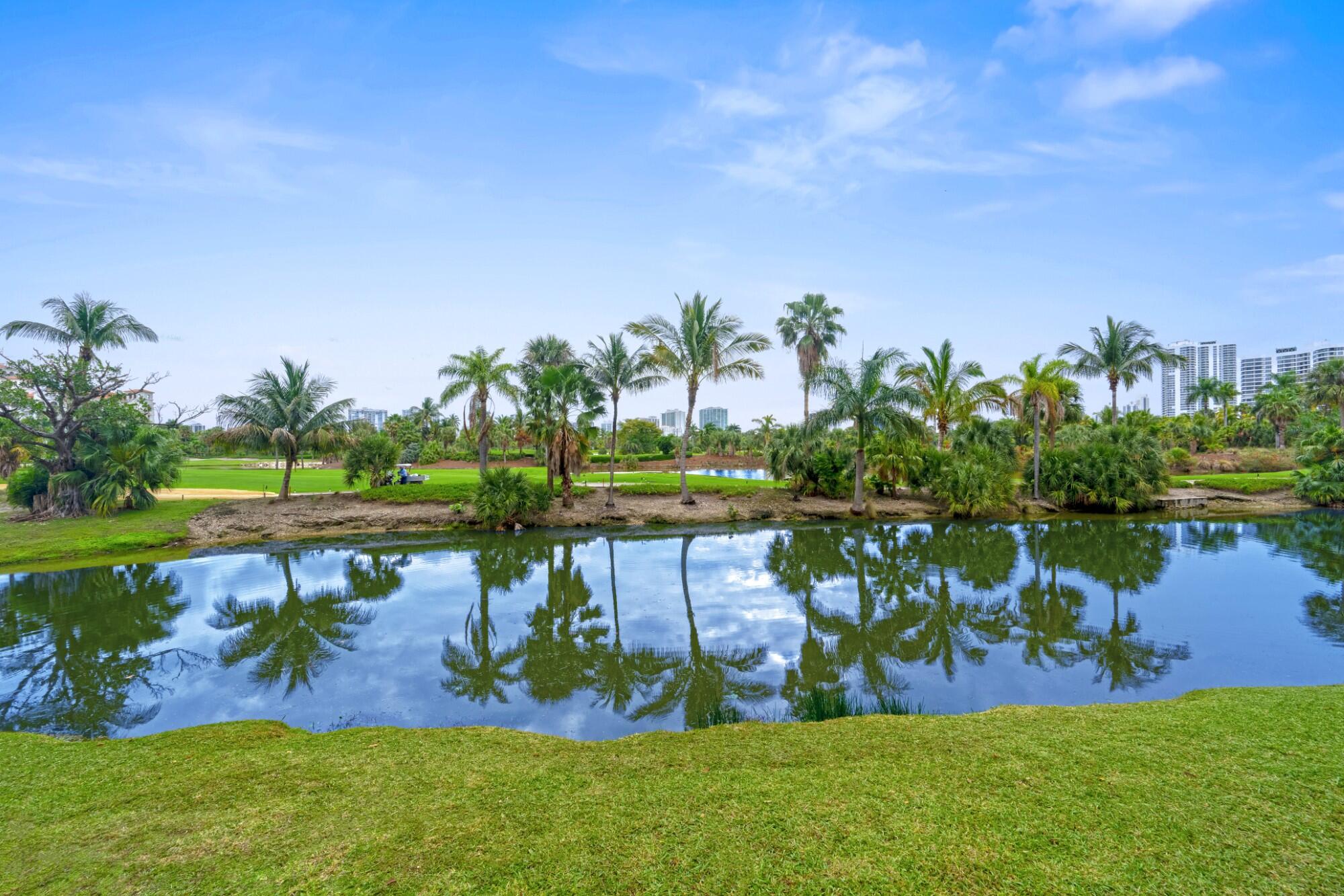 TURNBERRY ON THE GREEN CONDO - Residential
