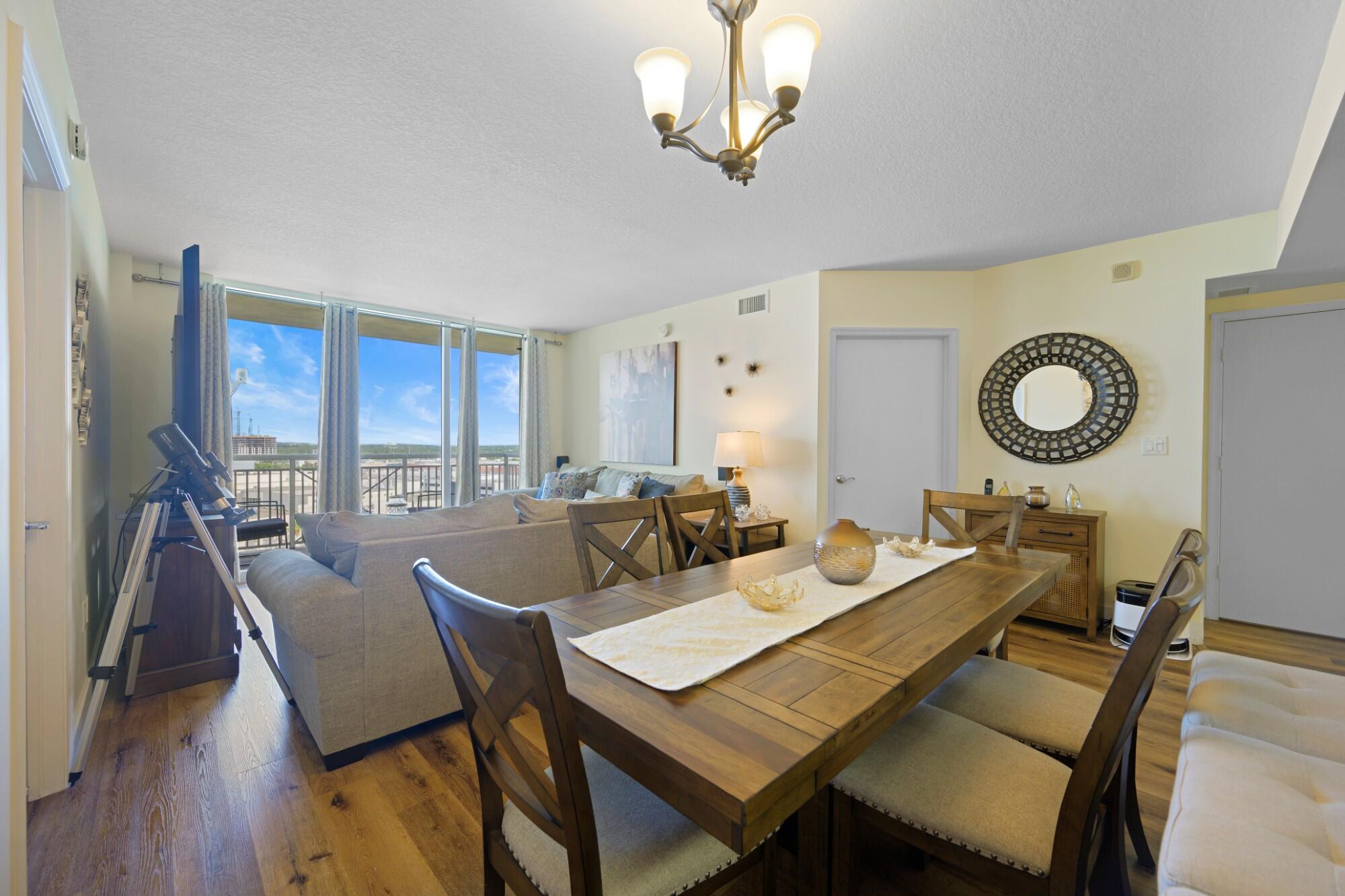 TURNBERRY ON THE GREEN CONDO - Residential