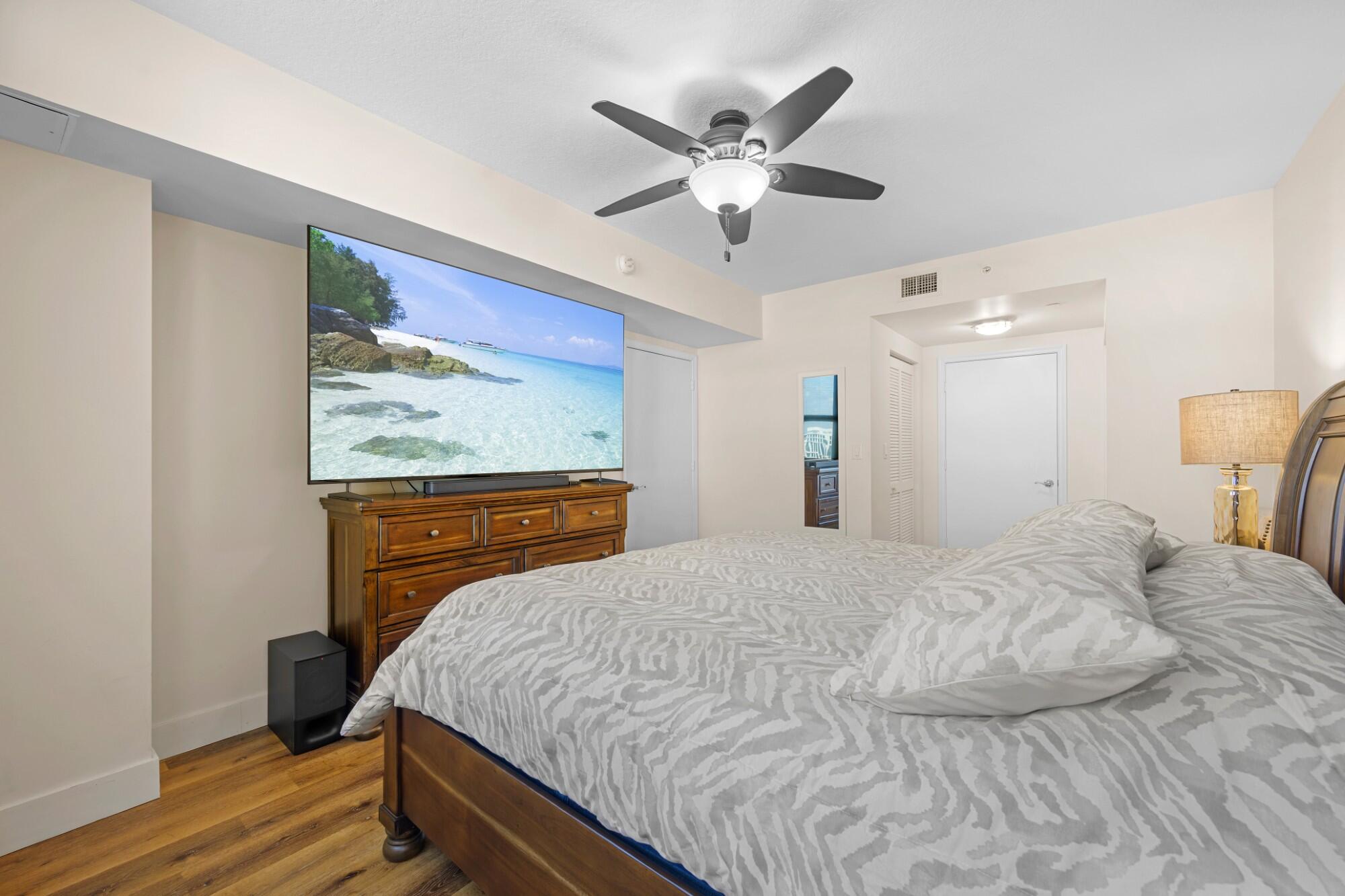 TURNBERRY ON THE GREEN CONDO - Residential