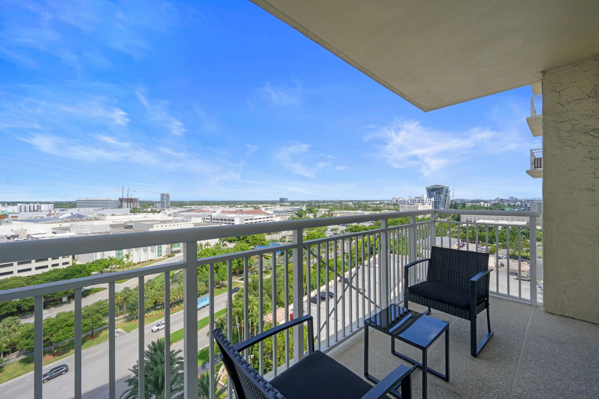 TURNBERRY ON THE GREEN CONDO - Residential