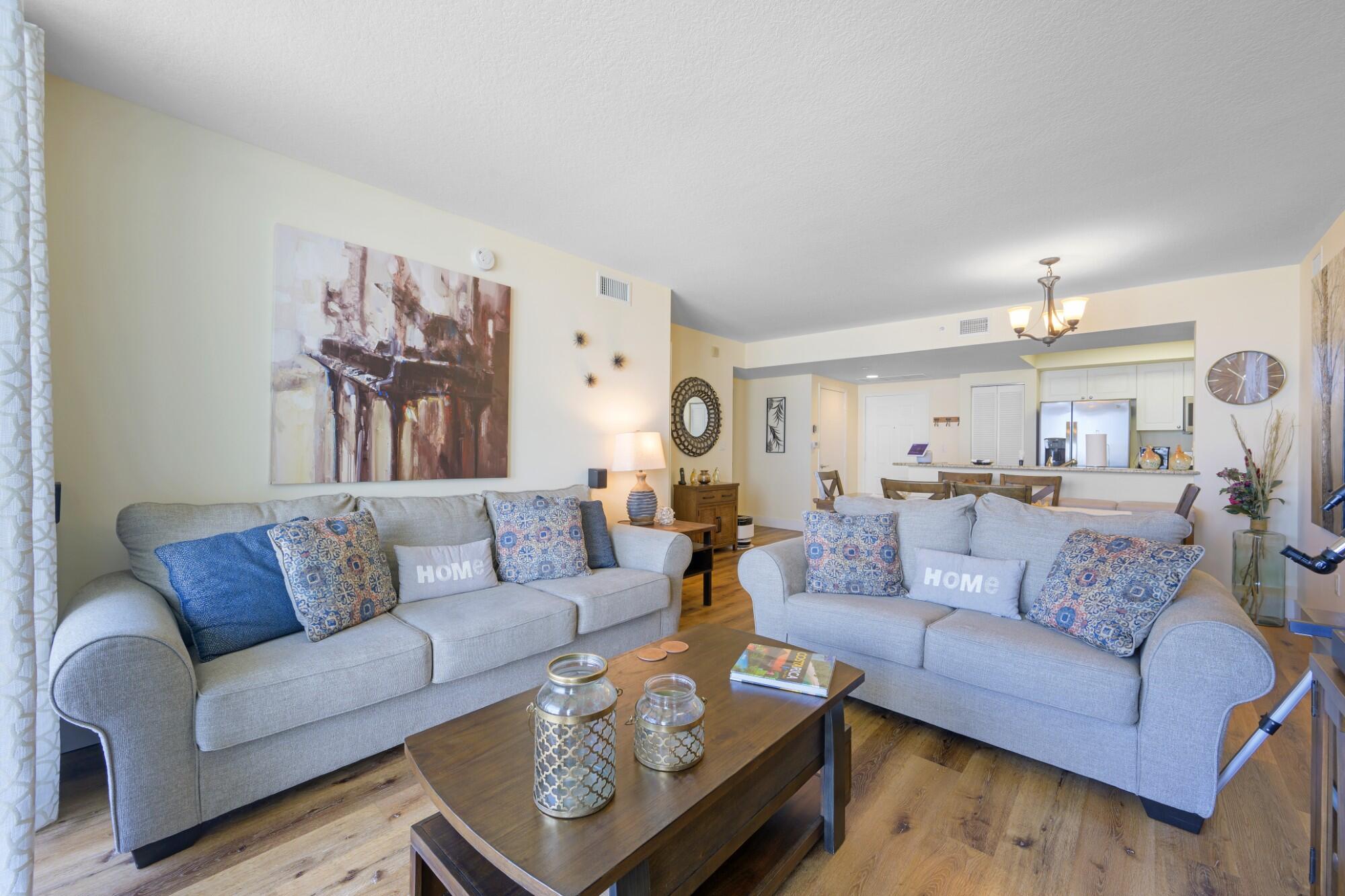 TURNBERRY ON THE GREEN CONDO - Residential