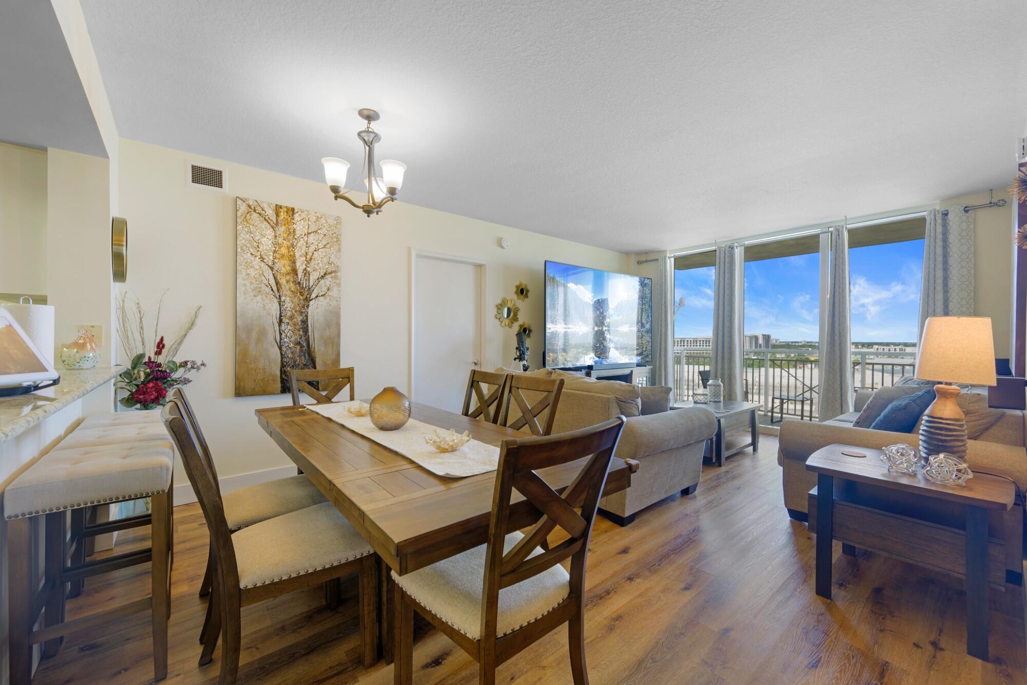 TURNBERRY ON THE GREEN CONDO - Residential