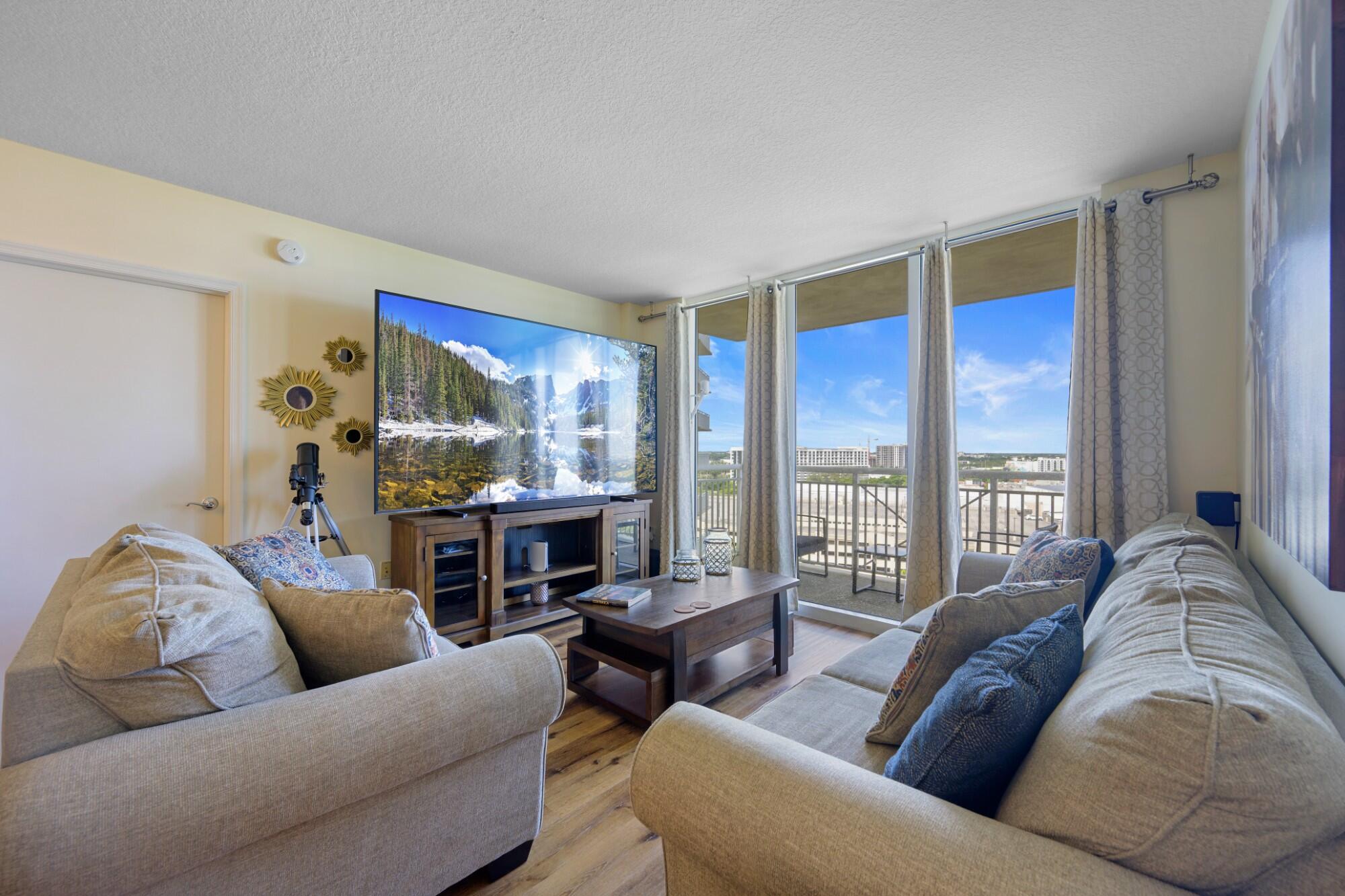 TURNBERRY ON THE GREEN CONDO - Residential