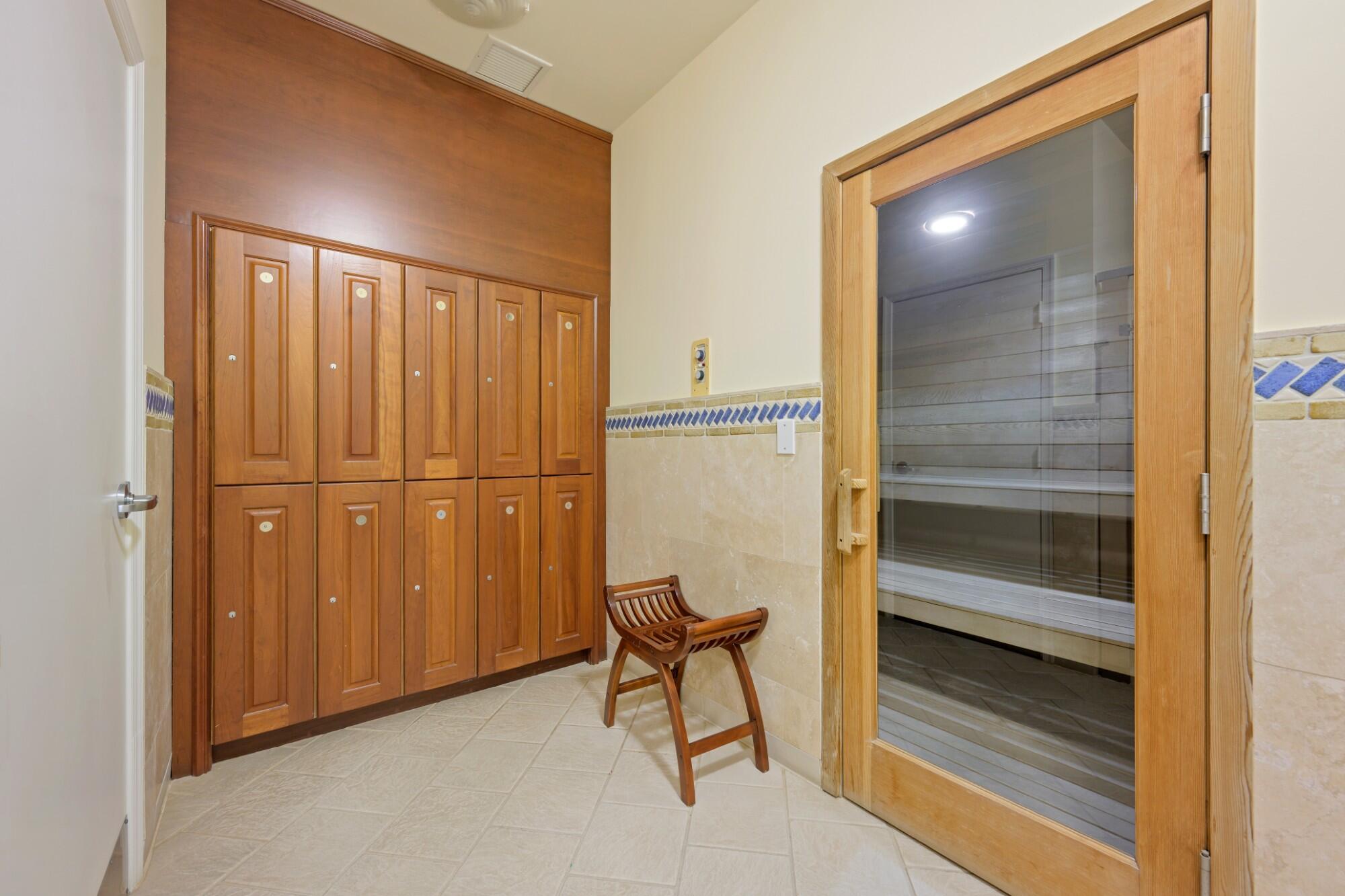TURNBERRY ON THE GREEN CONDO - Residential