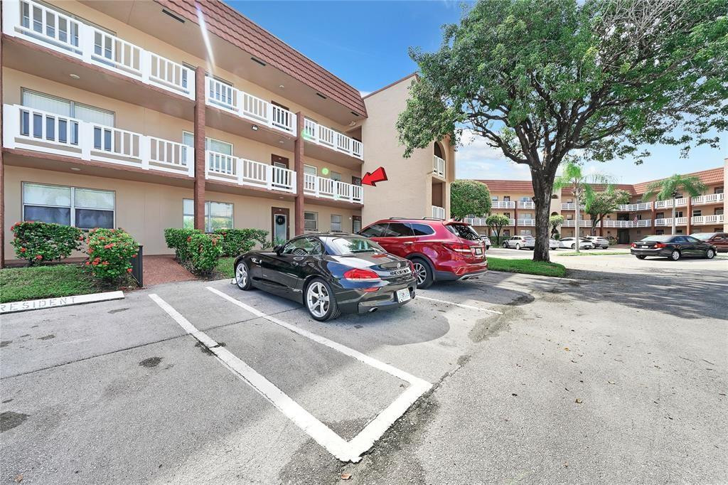 SUNRISE LAKES - Residential