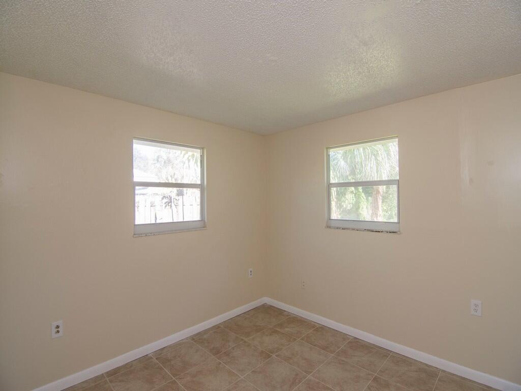 LAKEWOOD PARK UNIT 8 - Residential Lease