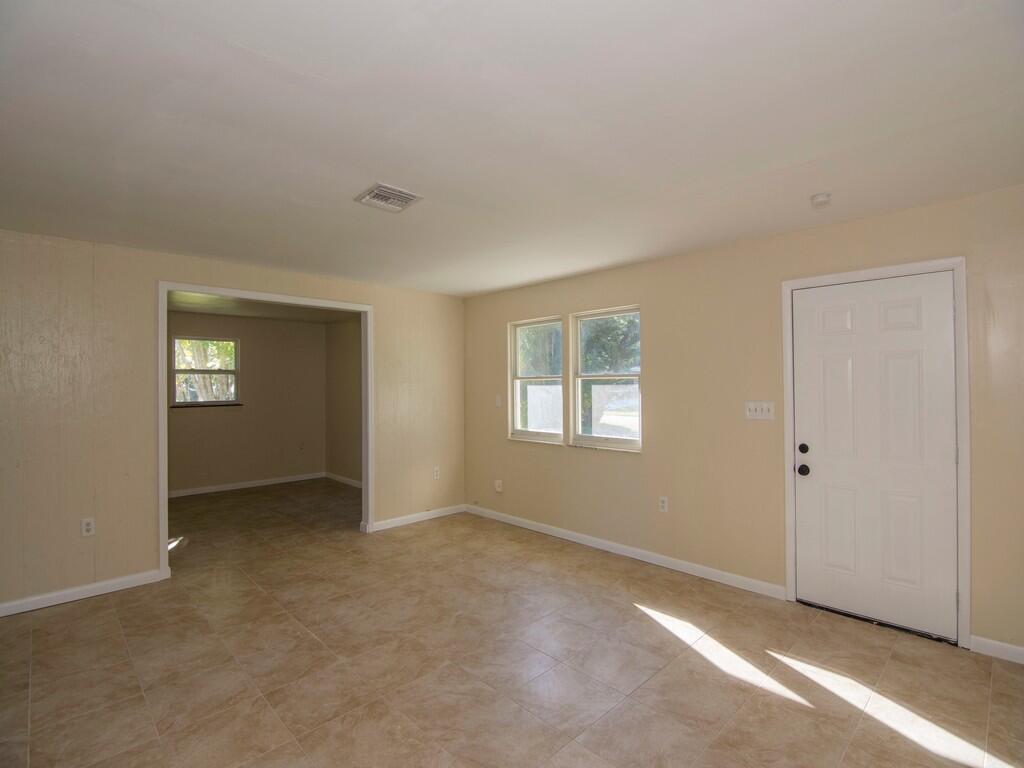 LAKEWOOD PARK UNIT 8 - Residential Lease