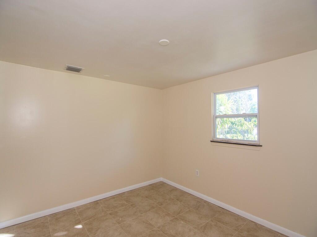 LAKEWOOD PARK UNIT 8 - Residential Lease