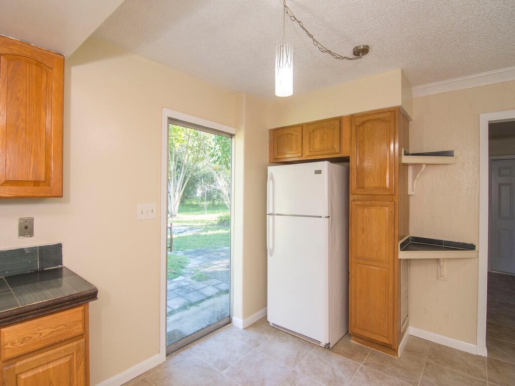 LAKEWOOD PARK UNIT 8 - Residential Lease