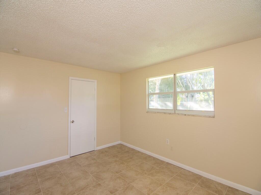 LAKEWOOD PARK UNIT 8 - Residential Lease