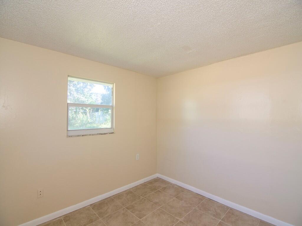 LAKEWOOD PARK UNIT 8 - Residential Lease