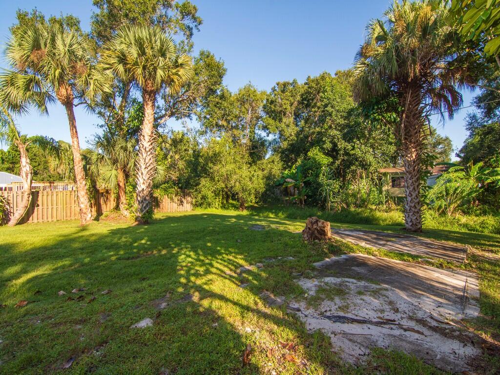 LAKEWOOD PARK UNIT 8 - Residential Lease