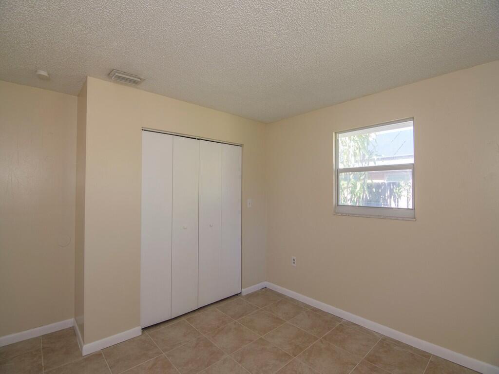 LAKEWOOD PARK UNIT 8 - Residential Lease
