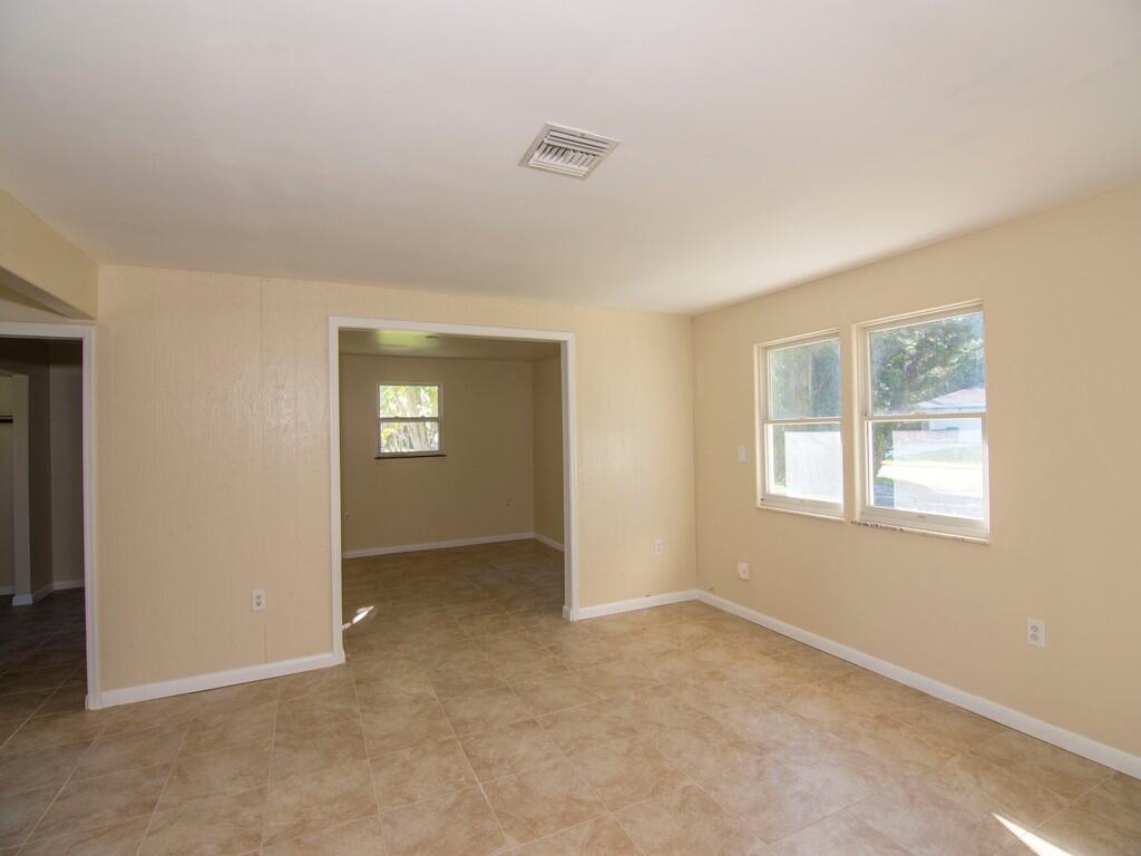 LAKEWOOD PARK UNIT 8 - Residential Lease