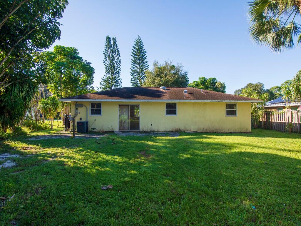 LAKEWOOD PARK UNIT 8 - Residential Lease