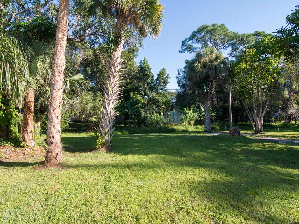 LAKEWOOD PARK UNIT 8 - Residential Lease