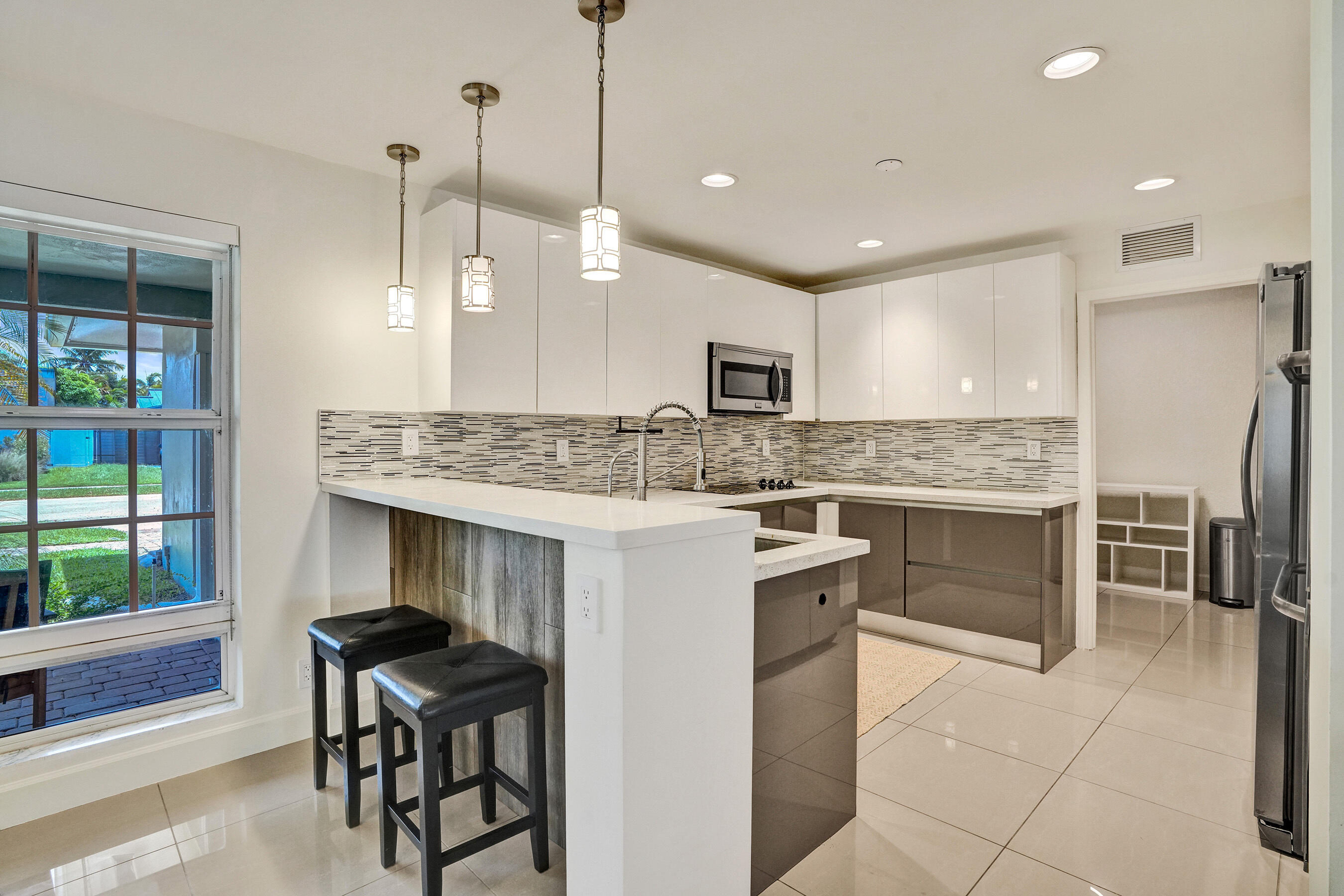 IMPERIAL POINT 2 SEC - Residential