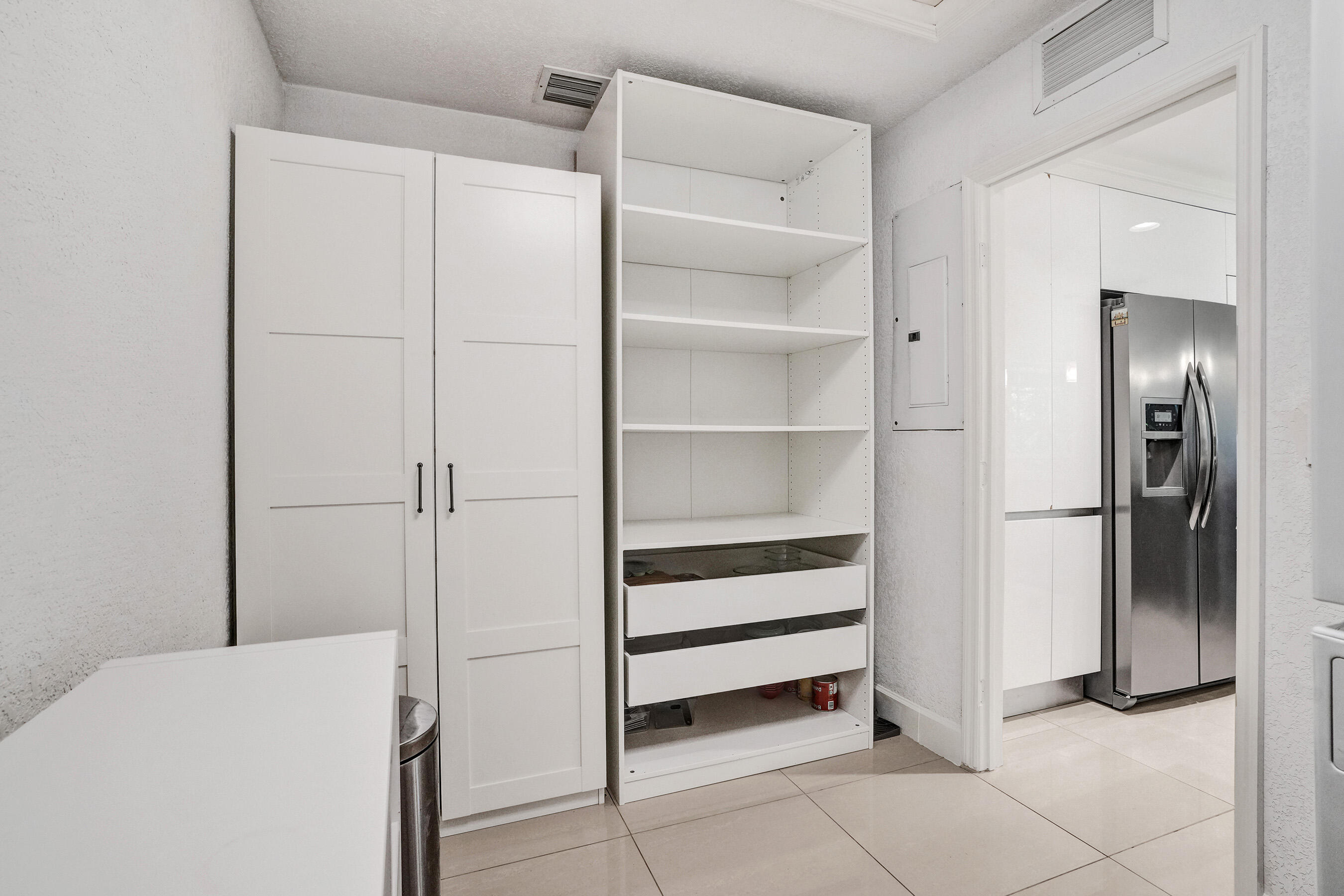 IMPERIAL POINT 2 SEC - Residential