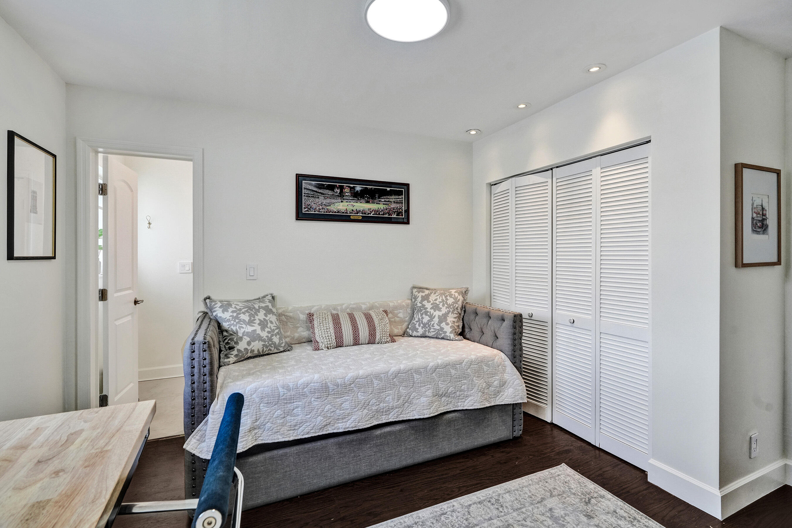 IMPERIAL POINT 2 SEC - Residential